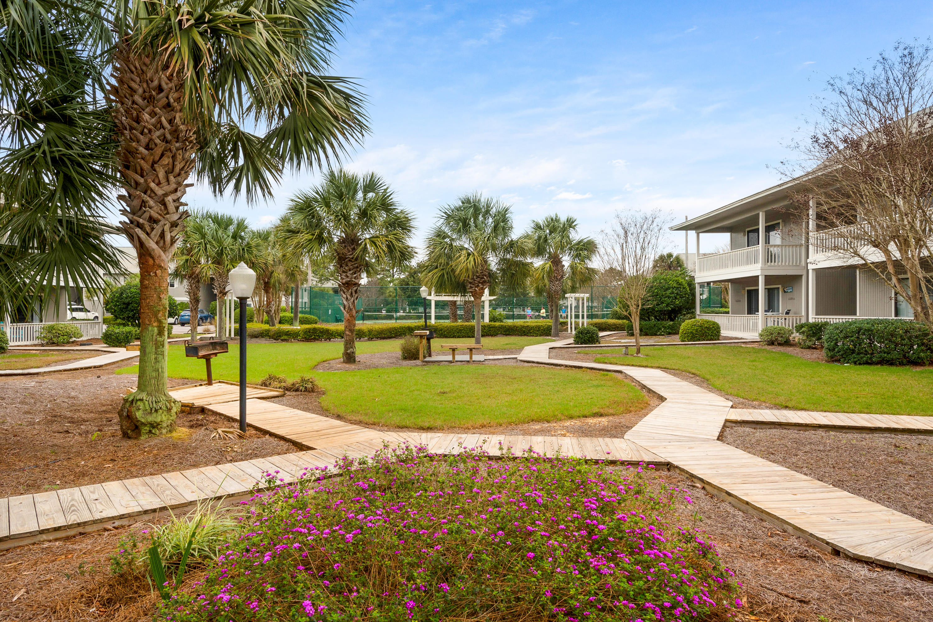 BEACHWOOD VILLAS CONDO - Residential