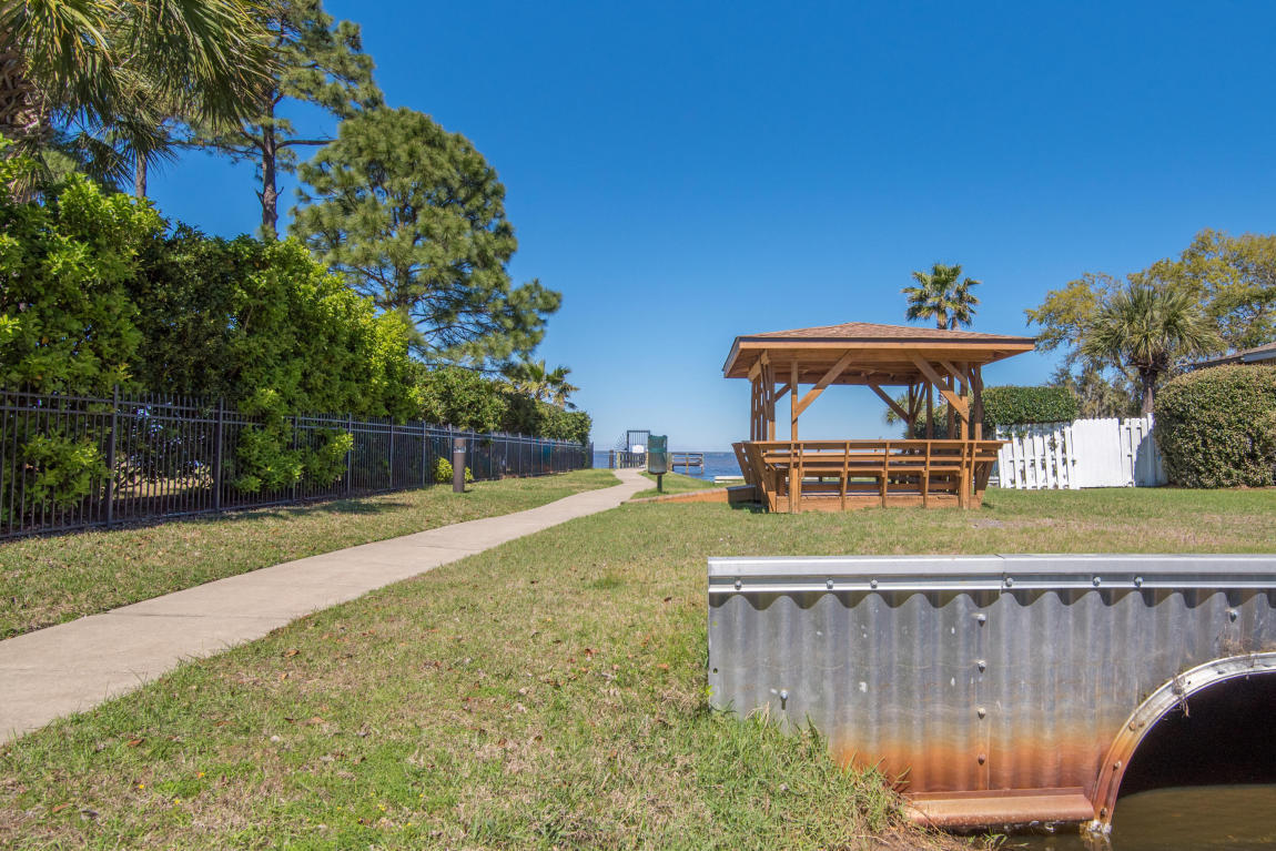 TREETOPS AT BAYSIDE - Residential