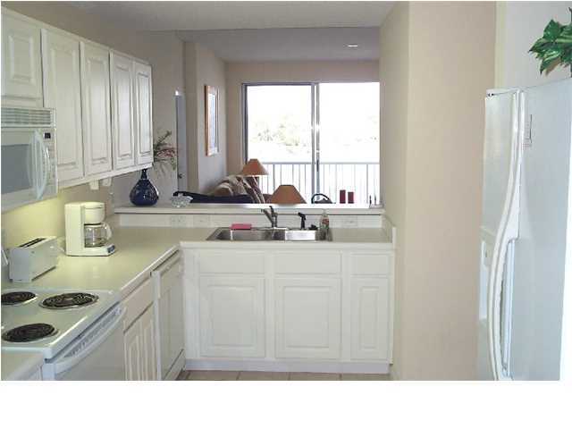 PALM COURT YACHT CLUB - Residential