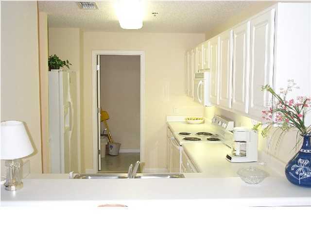 PALM COURT YACHT CLUB - Residential