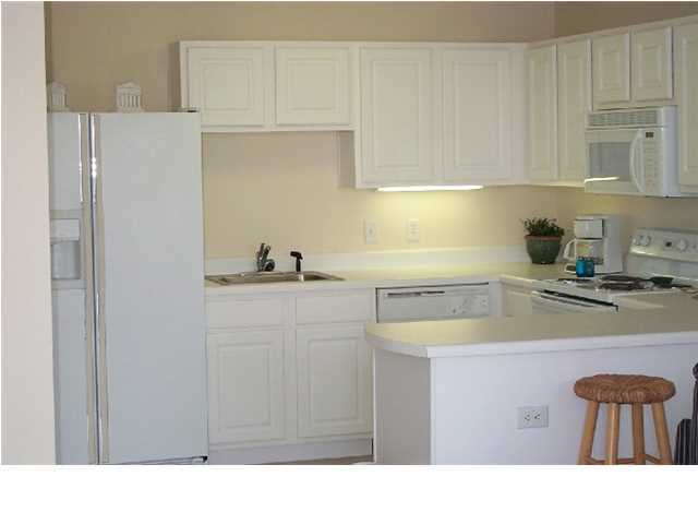 PALM COURT YACHT CLUB - Residential