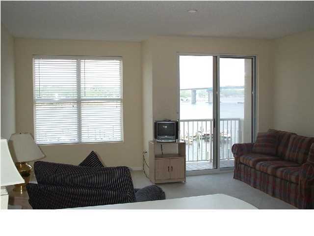 PALM COURT YACHT CLUB - Residential