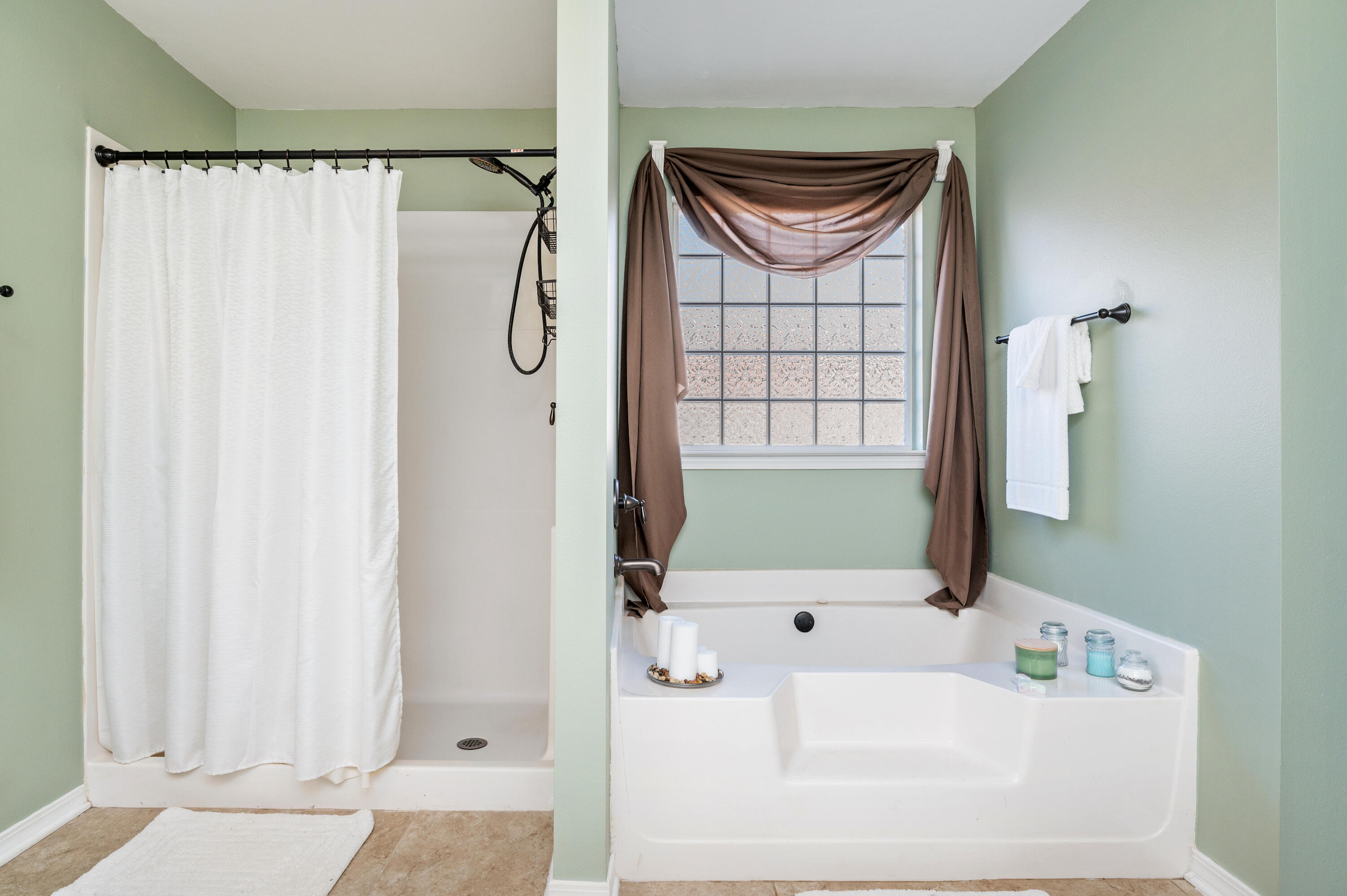 BROOKE ESTATES PH I - Residential