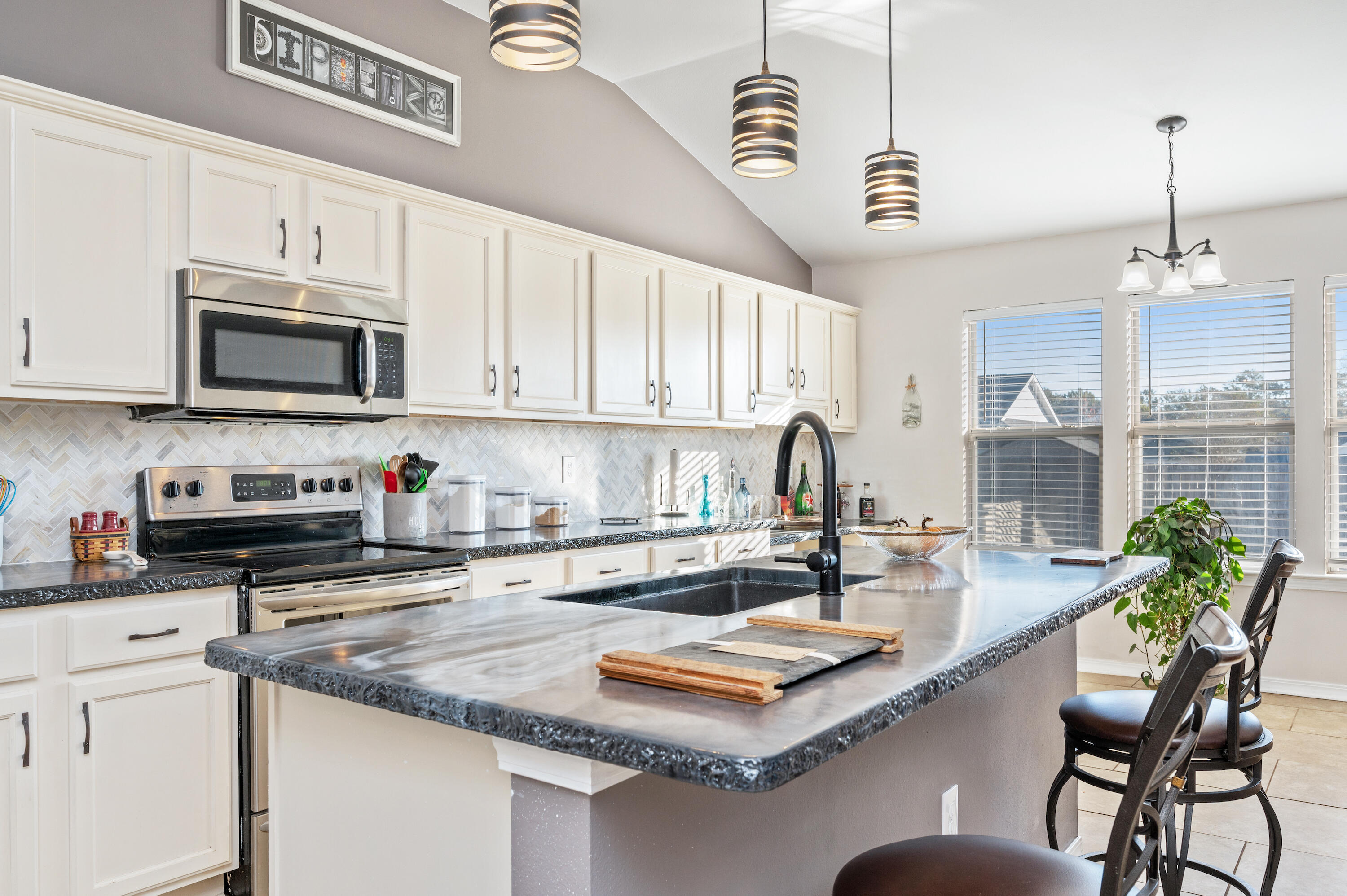 BROOKE ESTATES PH I - Residential