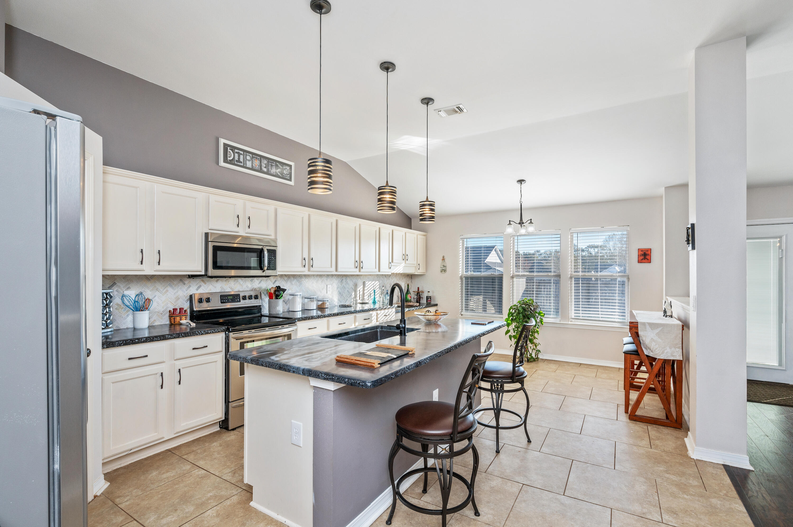 BROOKE ESTATES PH I - Residential