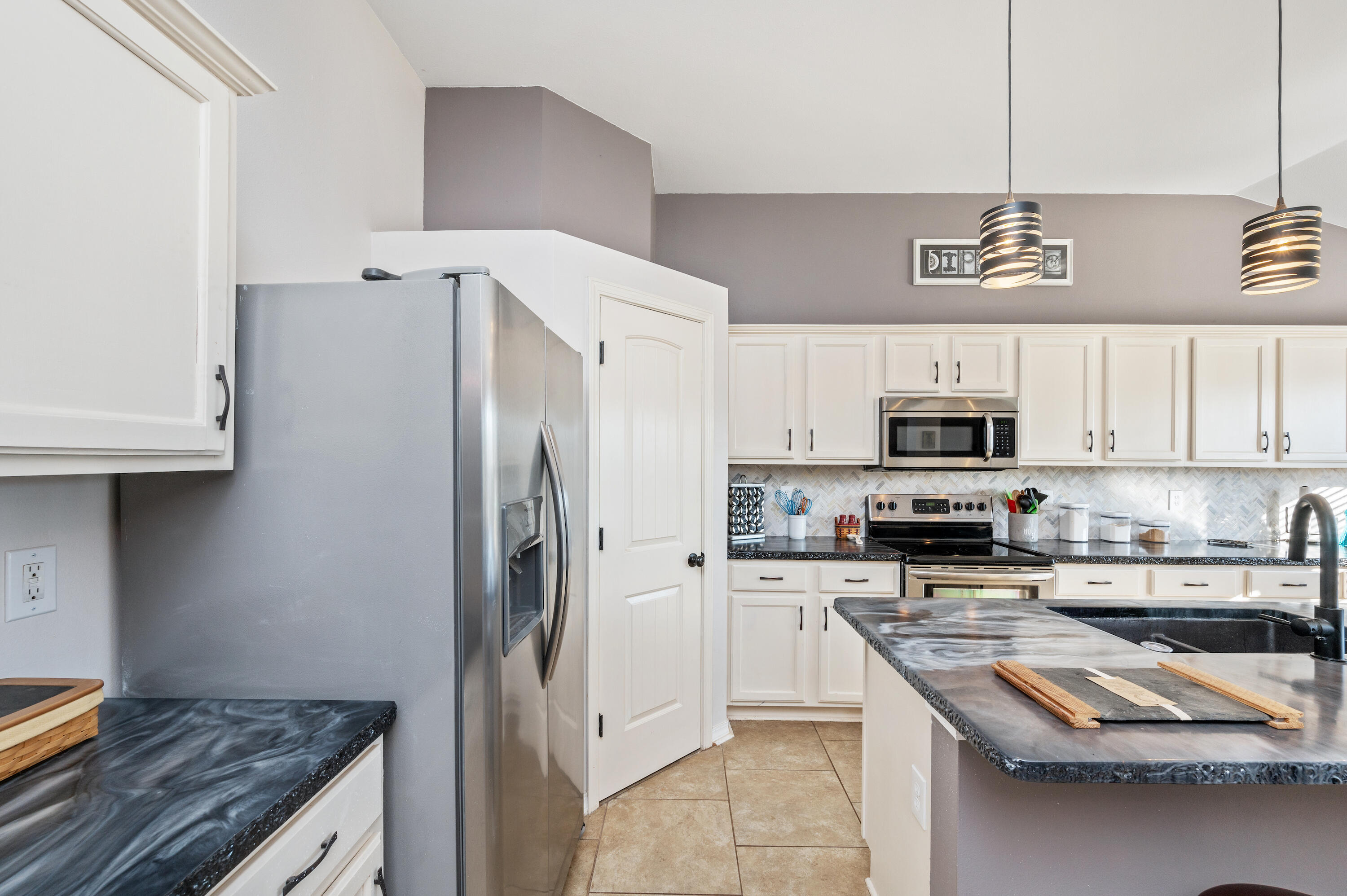 BROOKE ESTATES PH I - Residential