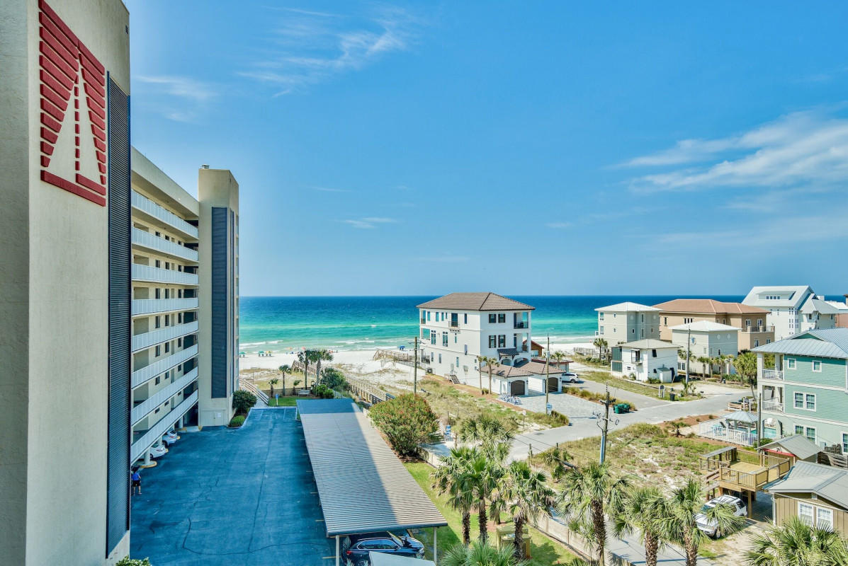 MAINSAIL CONDO PH 4 - Residential