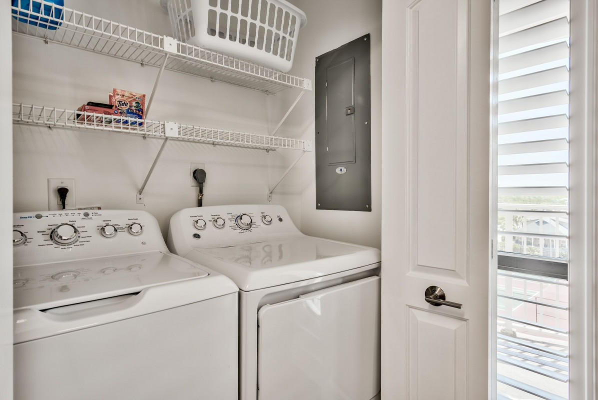 MAINSAIL CONDO PH 4 - Residential