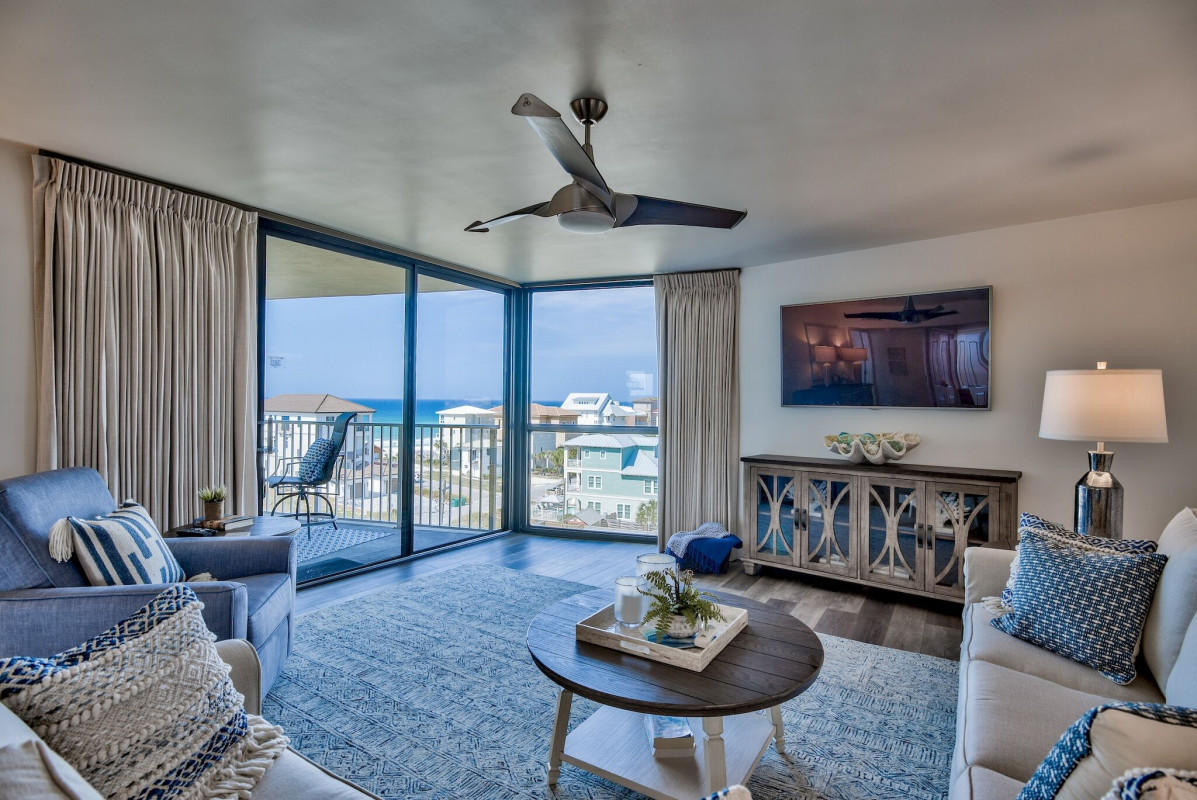 MAINSAIL CONDO PH 4 - Residential