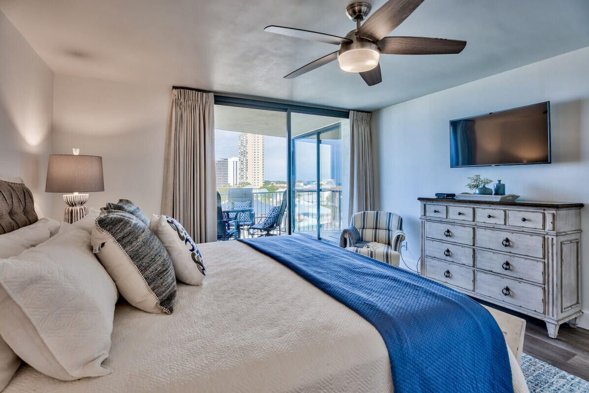 MAINSAIL CONDO PH 4 - Residential