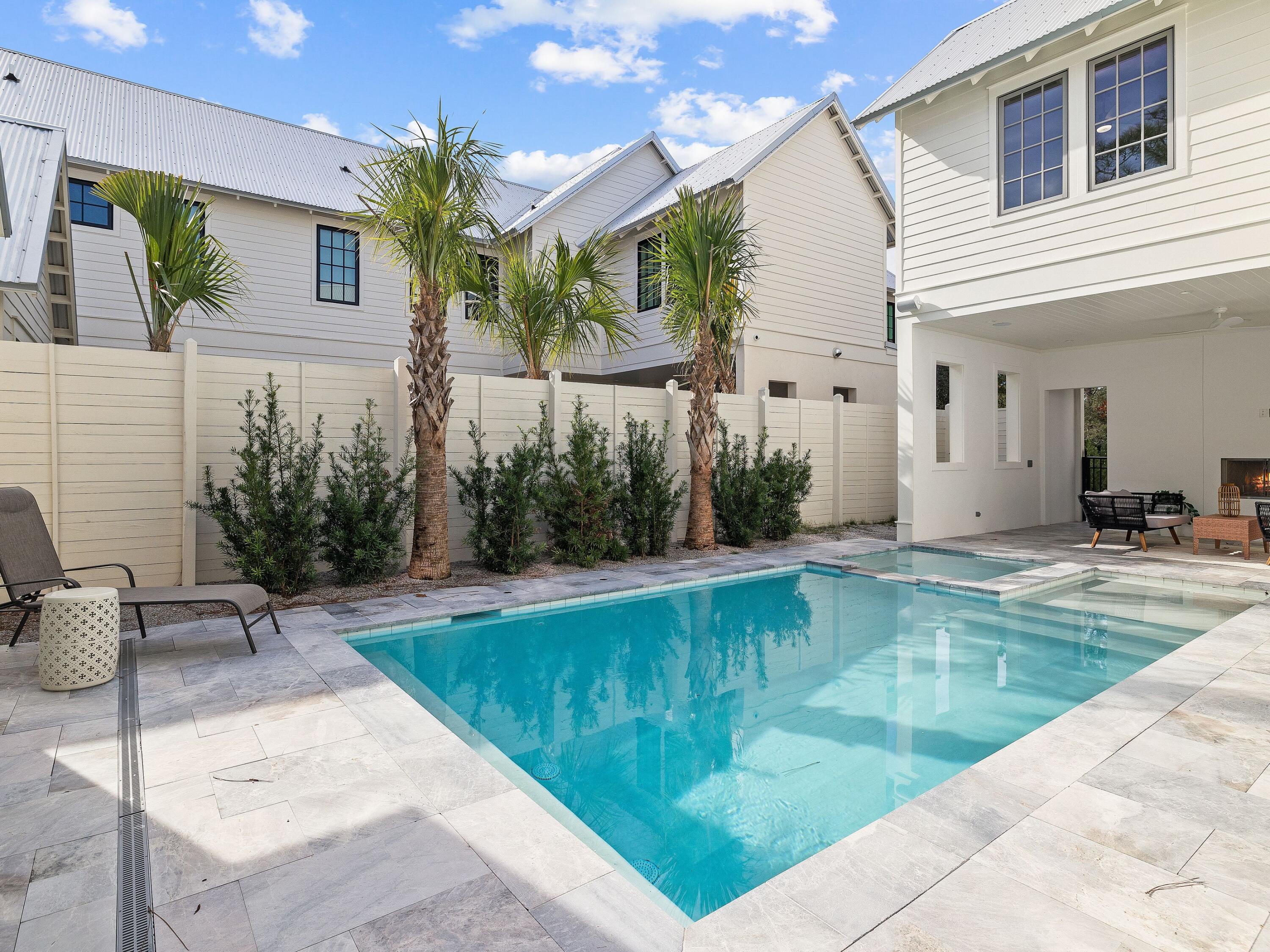 GULF SHORE MANOR - Residential