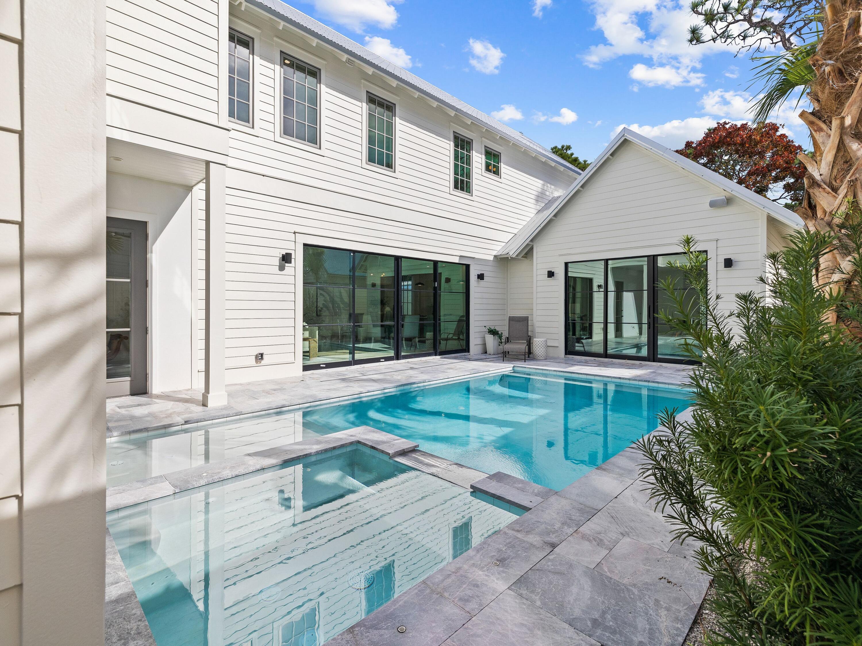 GULF SHORE MANOR - Residential