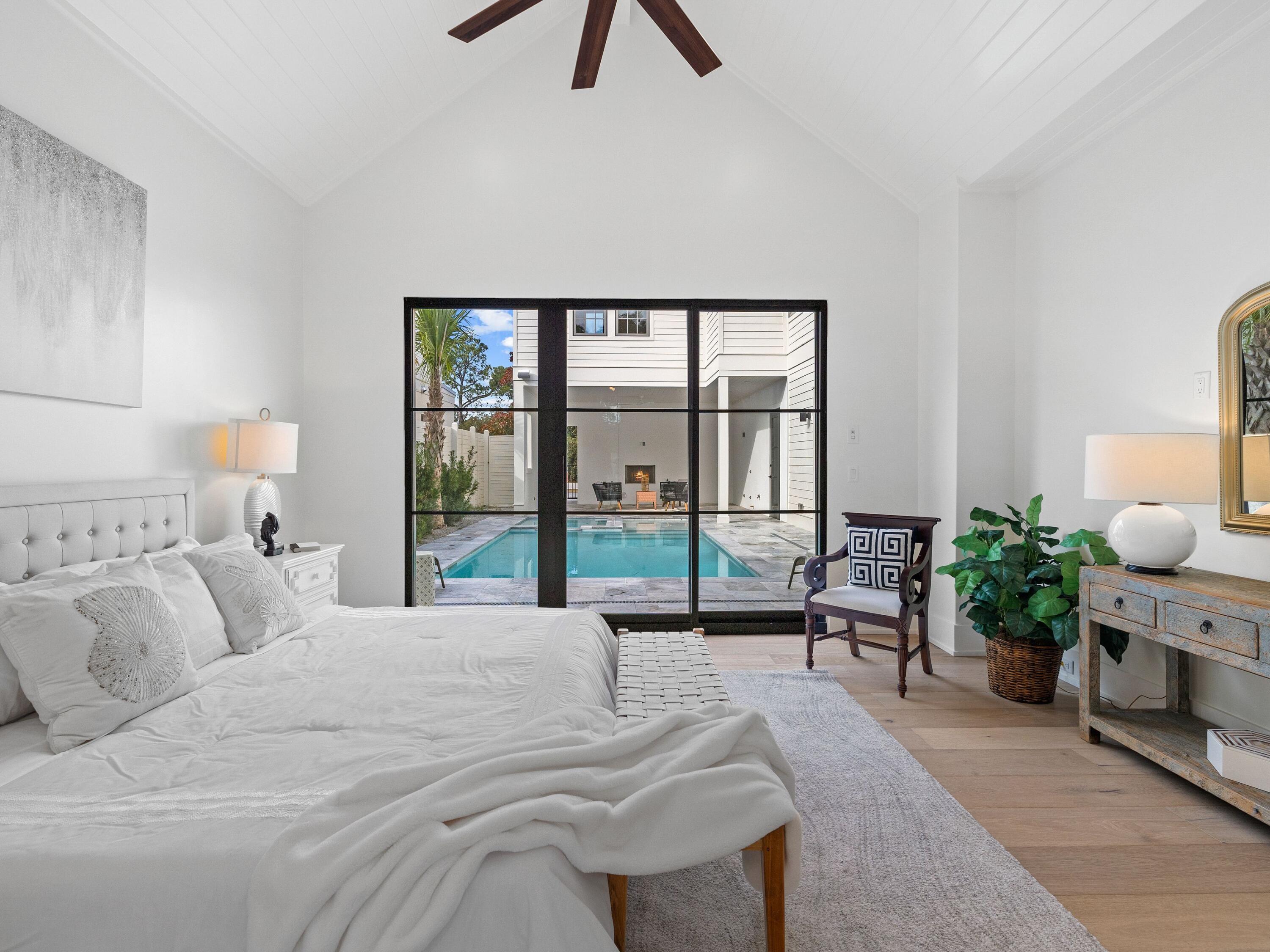 GULF SHORE MANOR - Residential