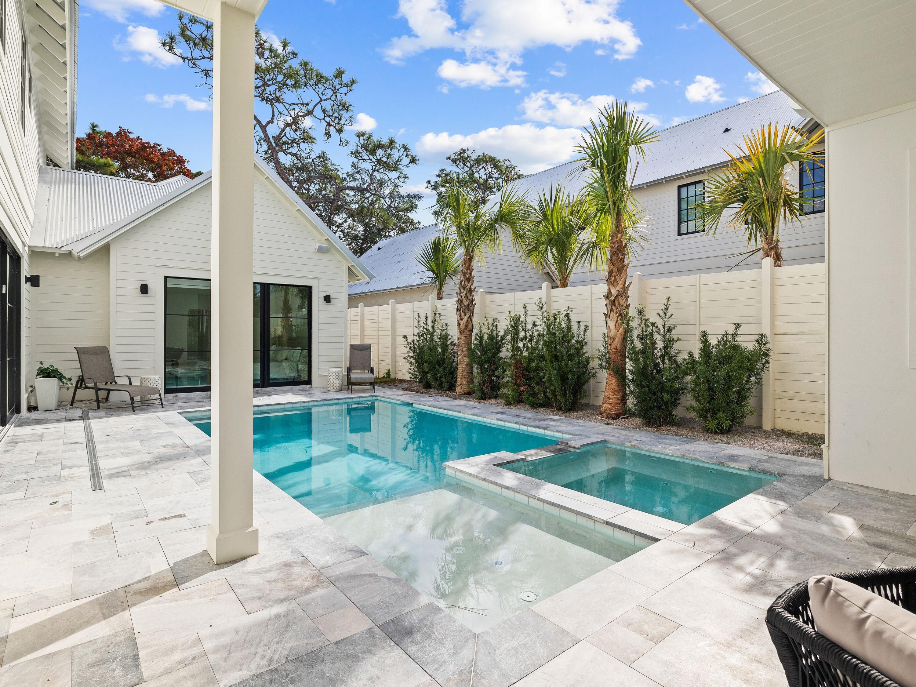 GULF SHORE MANOR - Residential