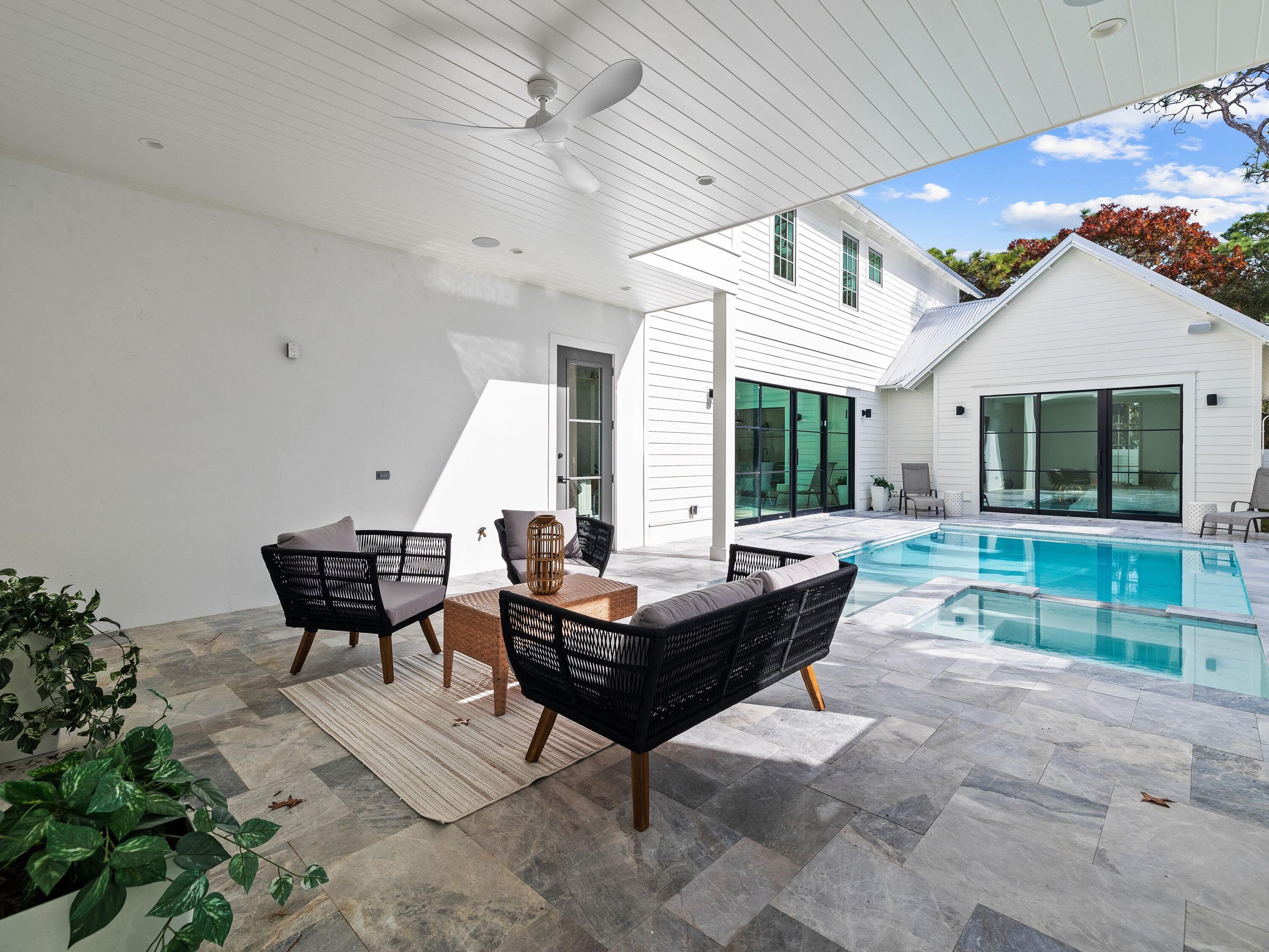GULF SHORE MANOR - Residential