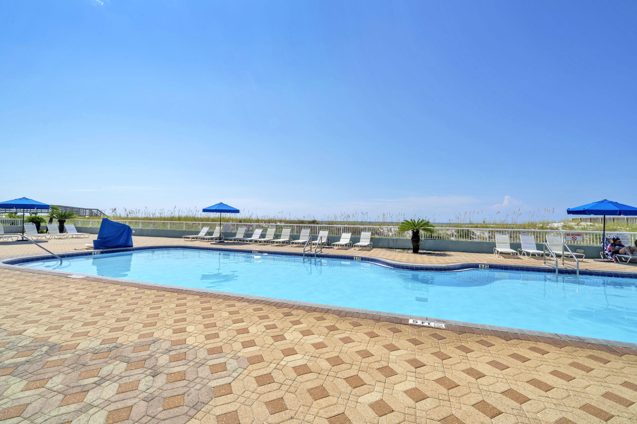 ISLANDER BEACH RESORT PH II UNIT 7011 - Residential
