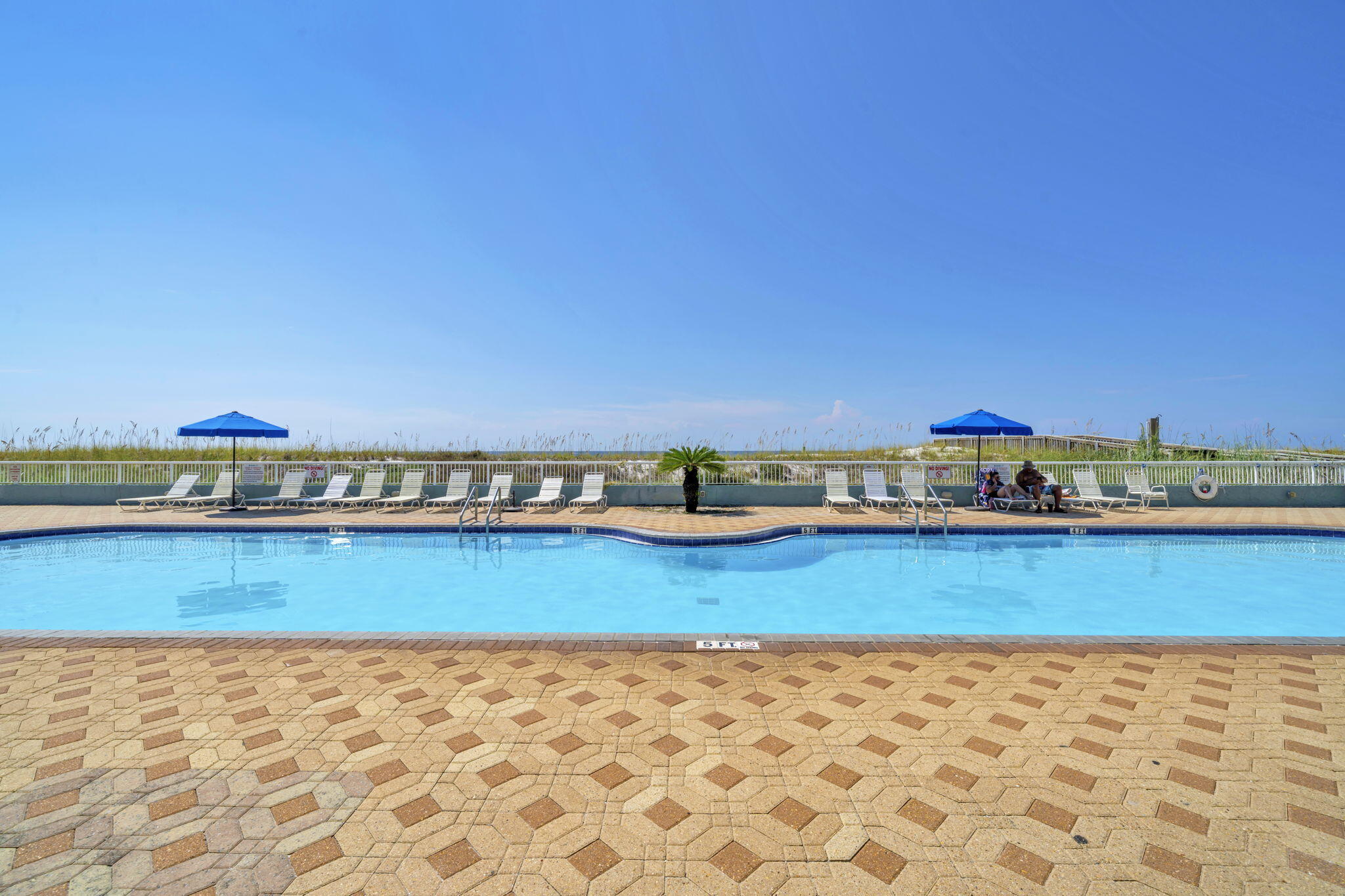 ISLANDER BEACH RESORT PH II UNIT 7011 - Residential