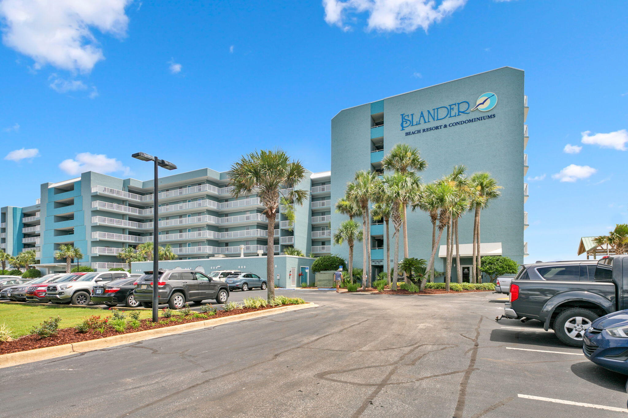 ISLANDER BEACH RESORT PH II UNIT 7011 - Residential