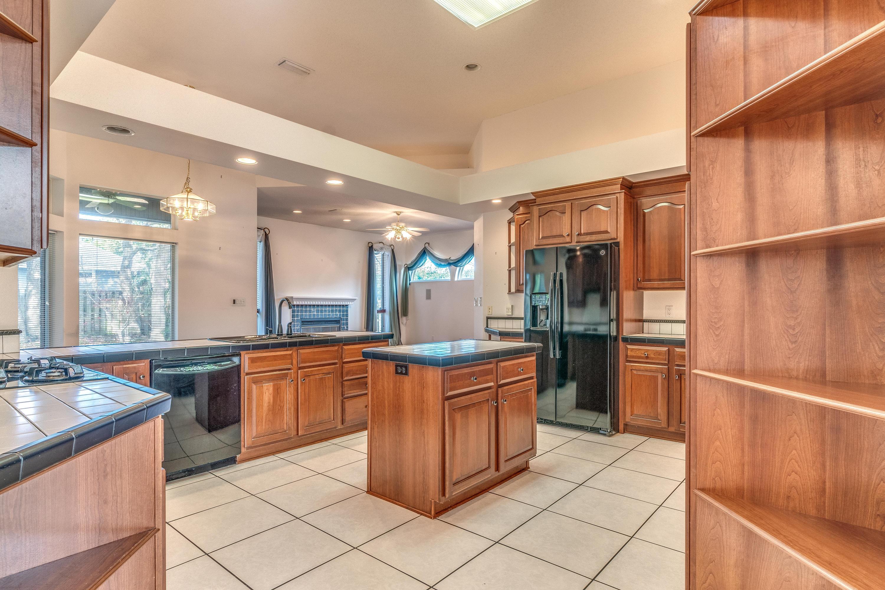 LAKE POINTE - Residential