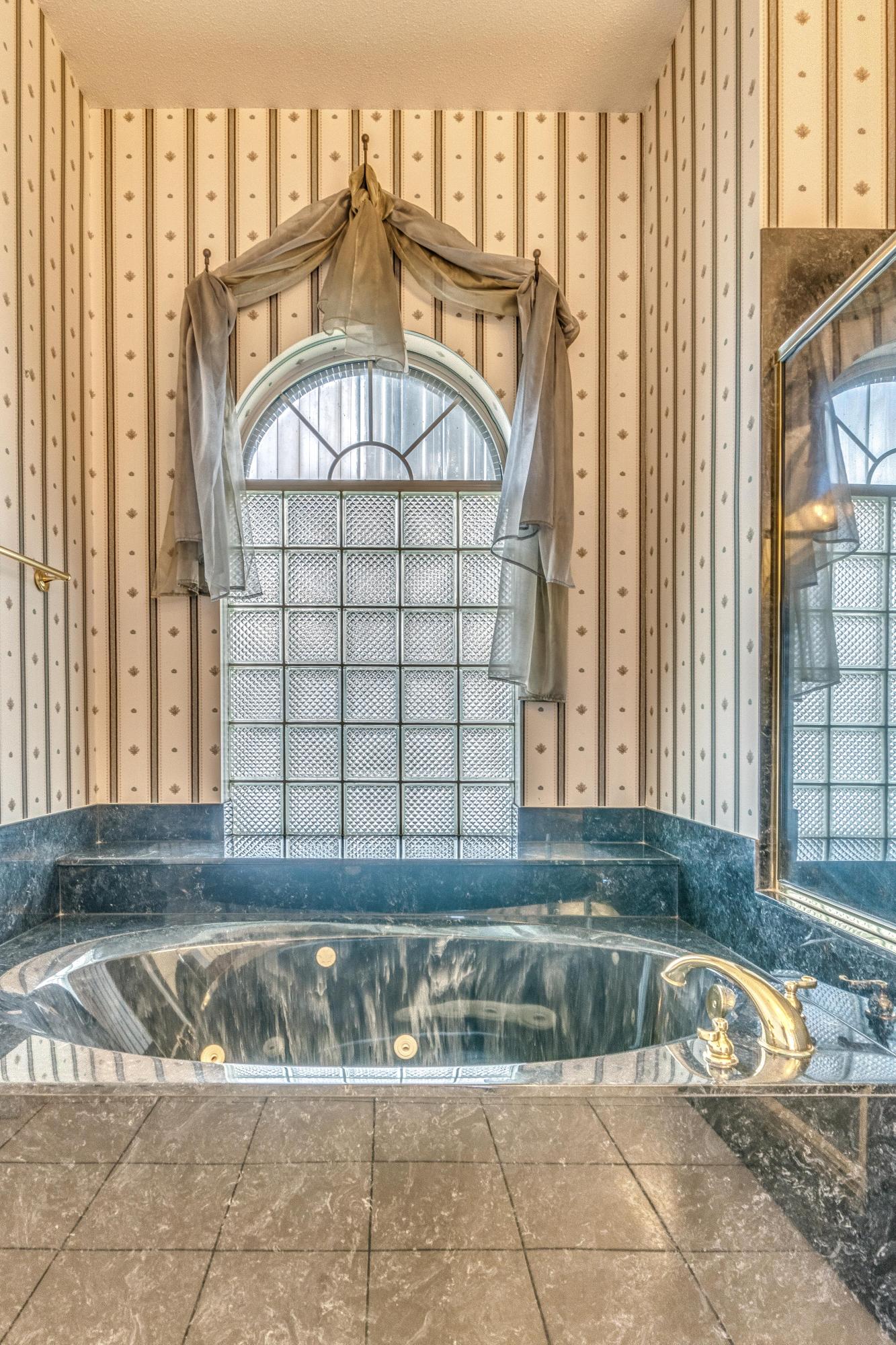 LAKE POINTE - Residential