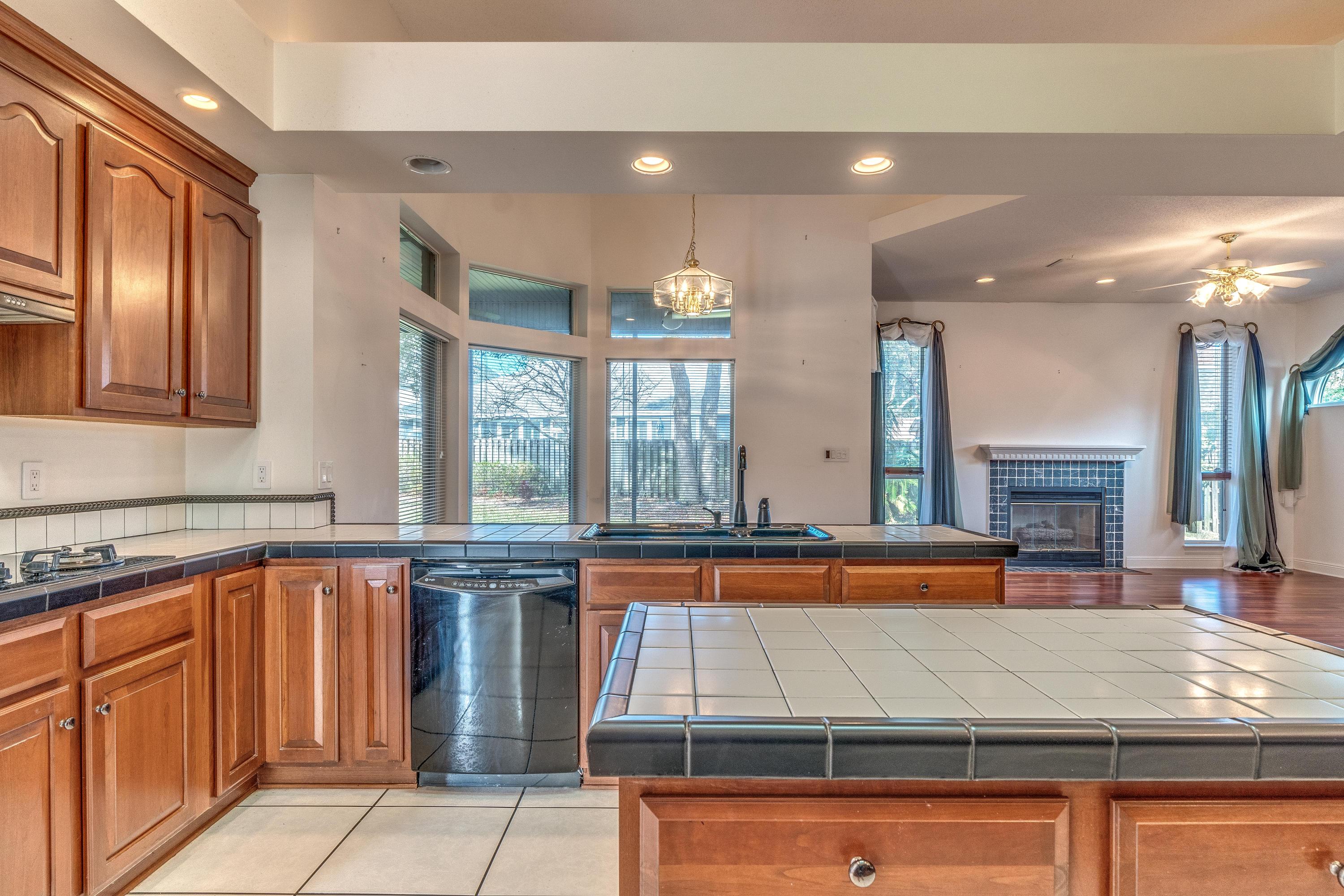 LAKE POINTE - Residential