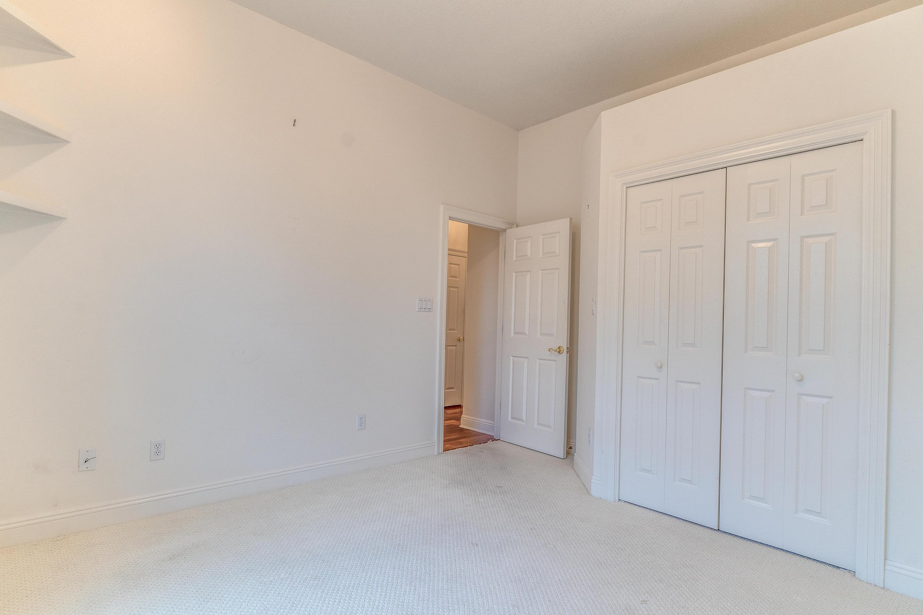 LAKE POINTE - Residential