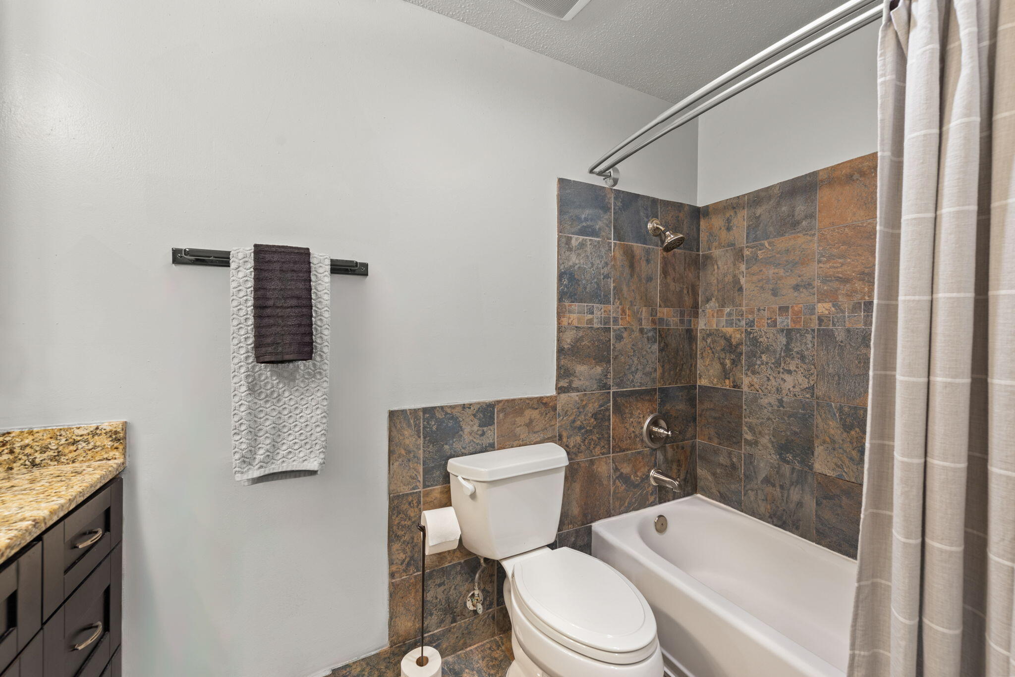 COUNTRY CLUB ESTATES 1ST ADDN - Residential