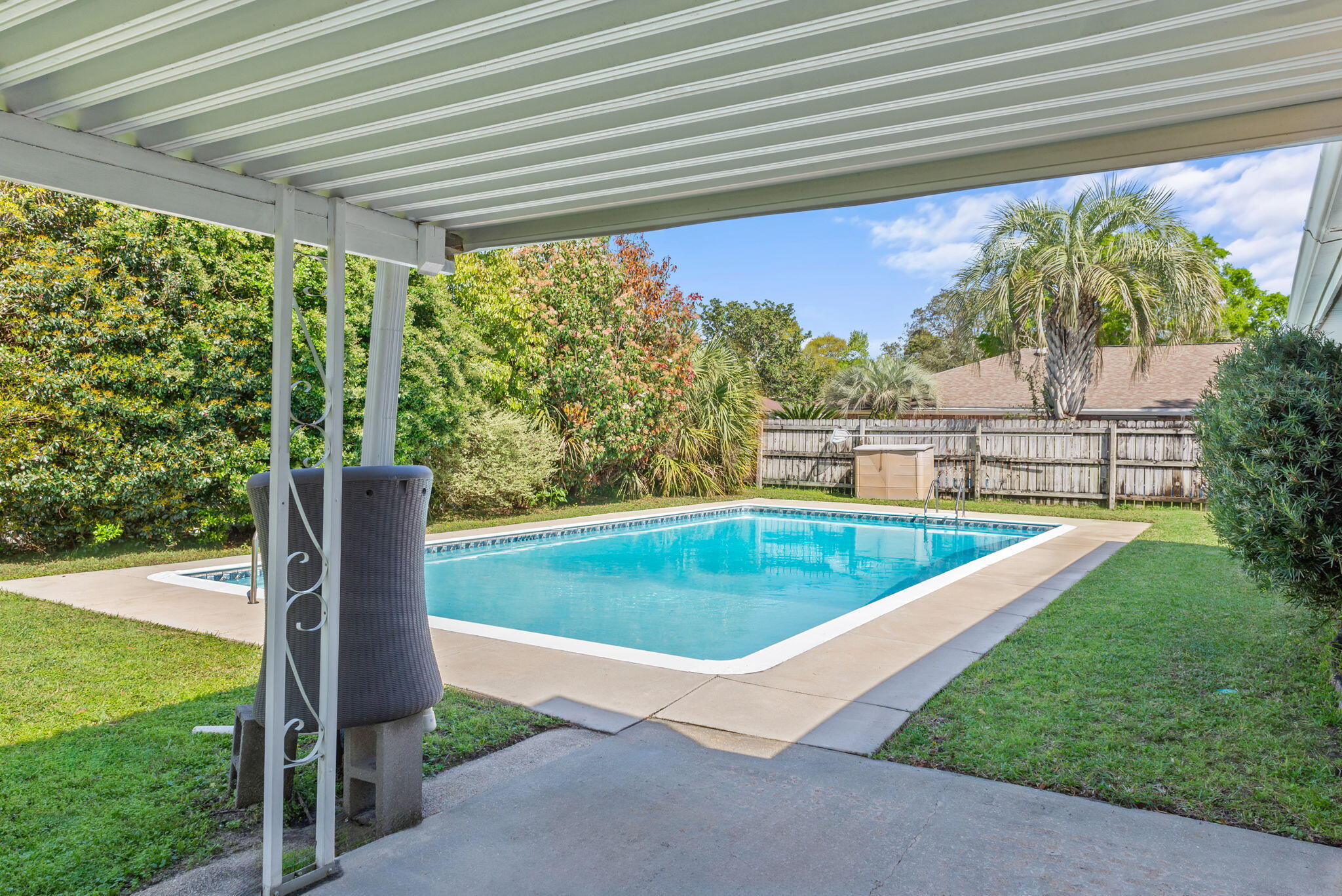 COUNTRY CLUB ESTATES 1ST ADDN - Residential