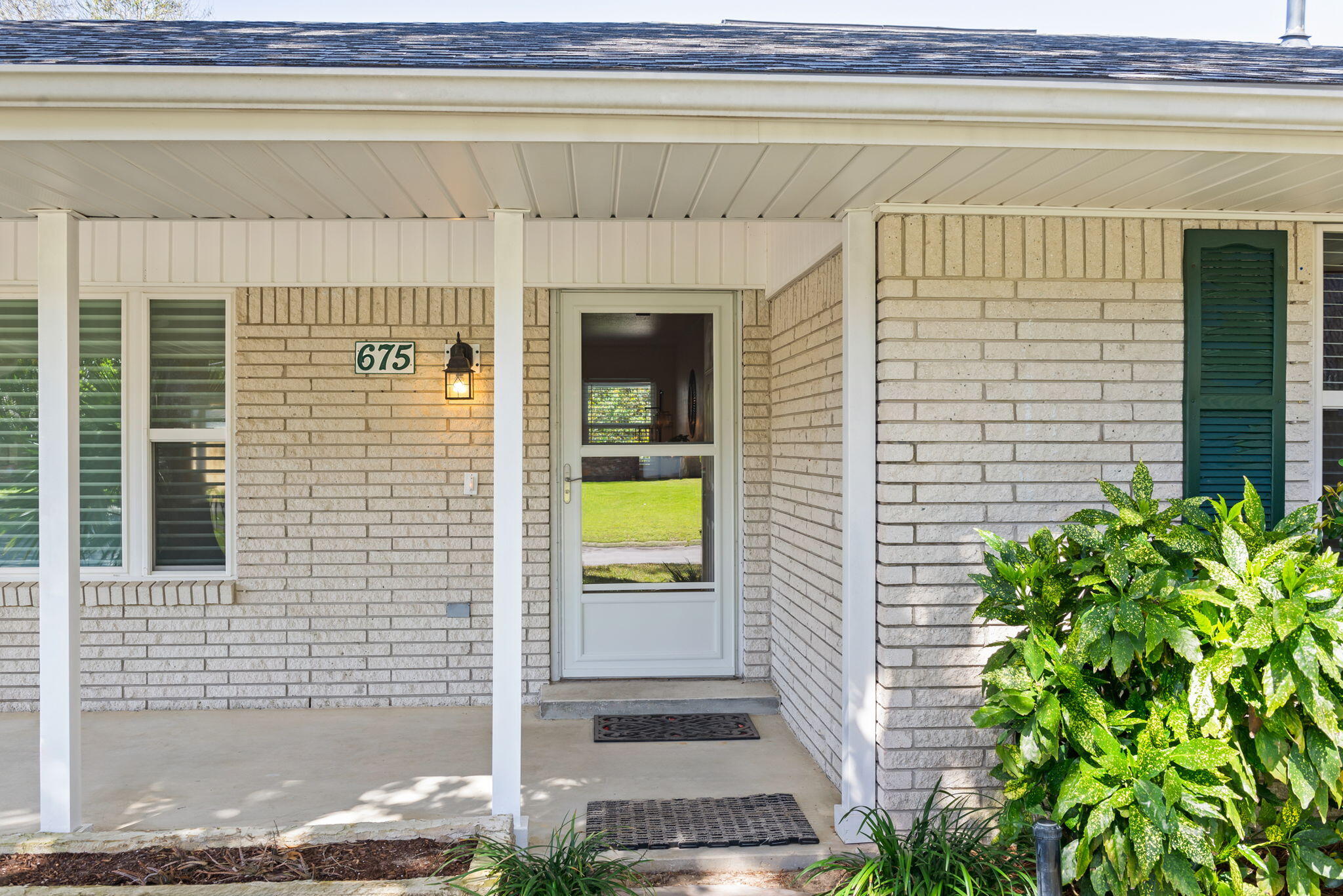 COUNTRY CLUB ESTATES 1ST ADDN - Residential