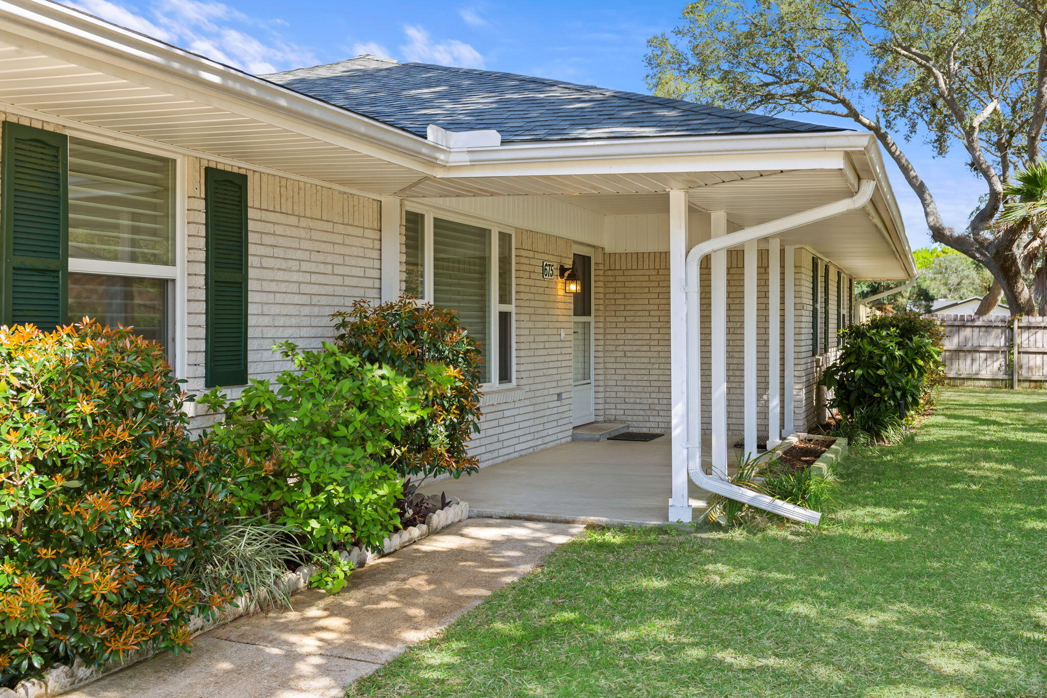 COUNTRY CLUB ESTATES 1ST ADDN - Residential