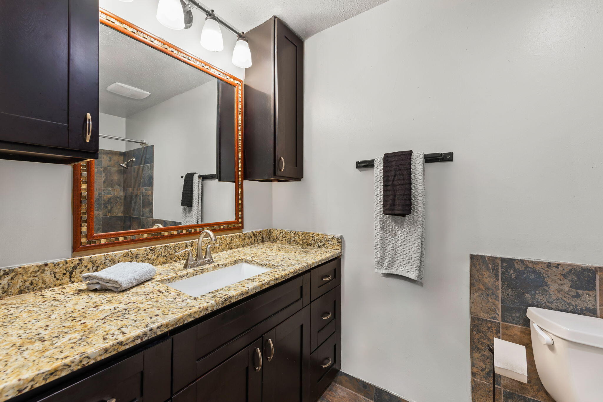 COUNTRY CLUB ESTATES 1ST ADDN - Residential