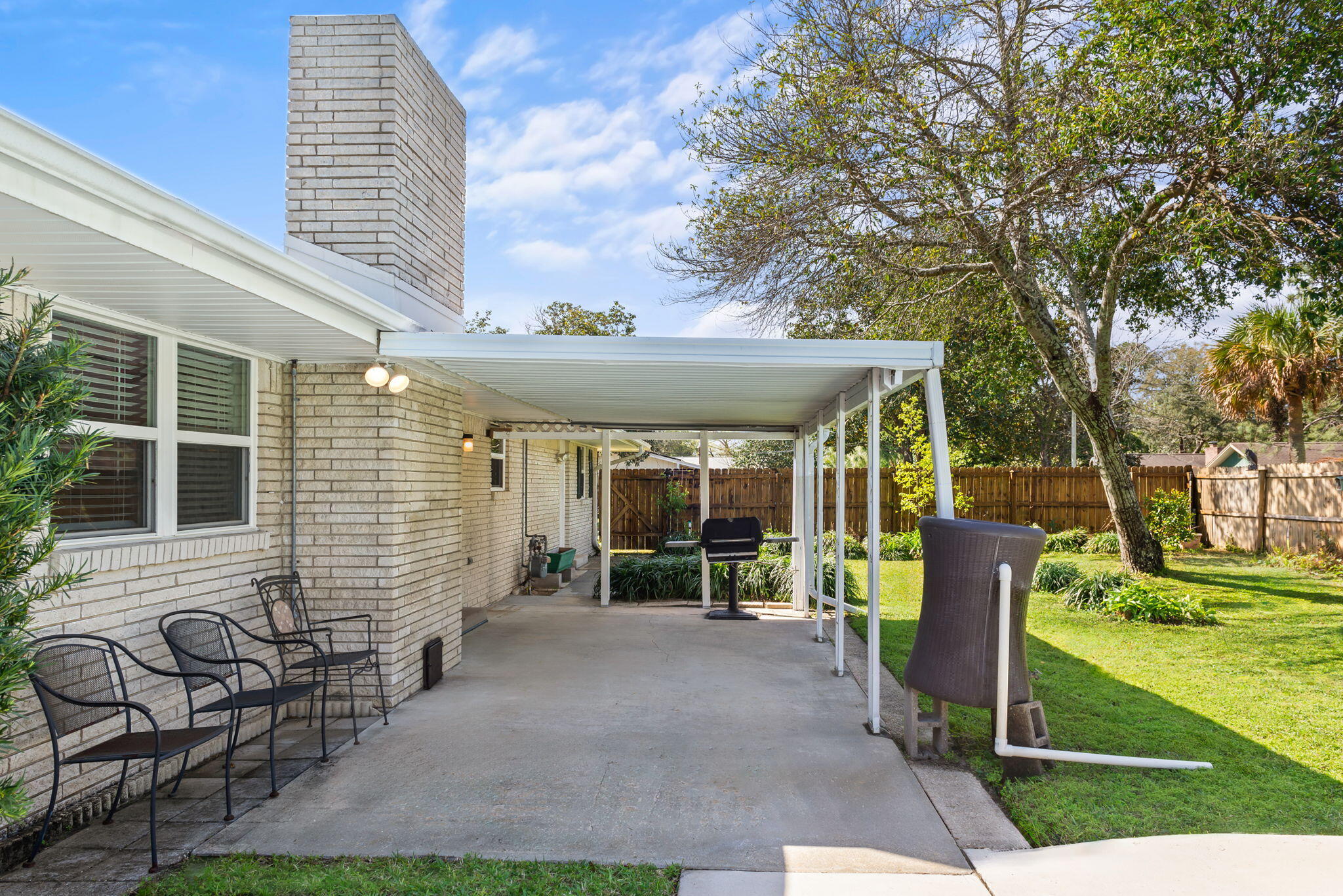 COUNTRY CLUB ESTATES 1ST ADDN - Residential