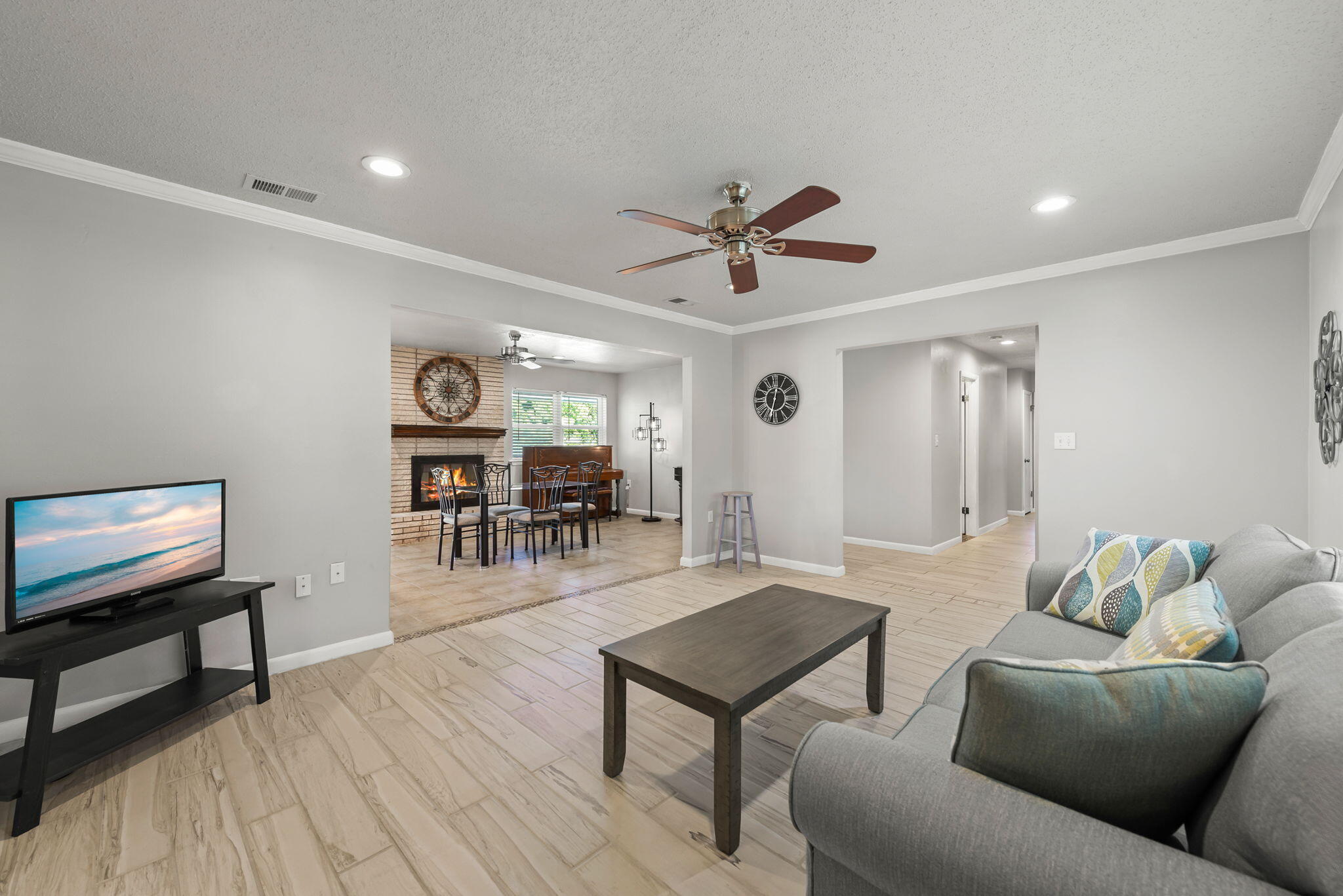 COUNTRY CLUB ESTATES 1ST ADDN - Residential