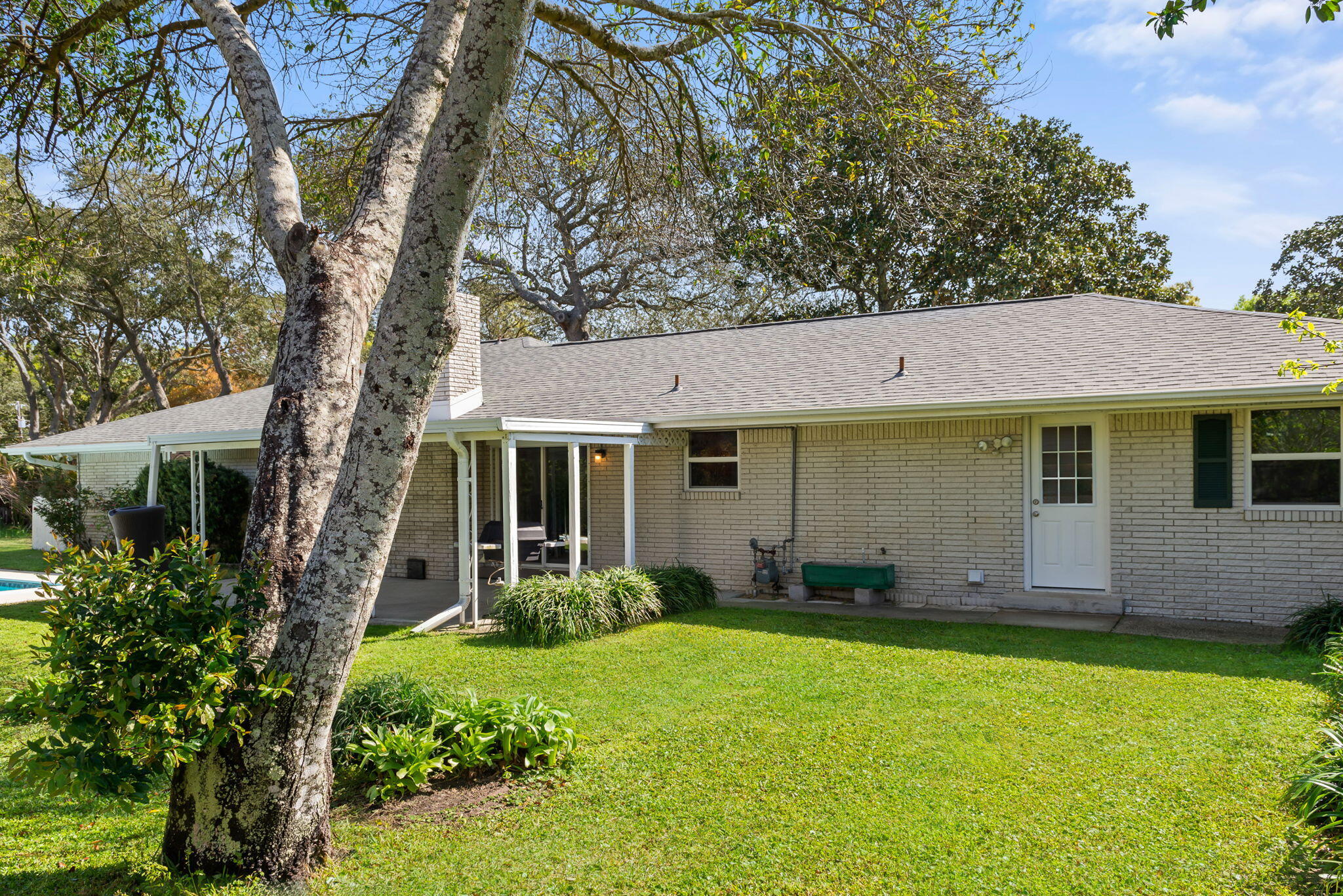 COUNTRY CLUB ESTATES 1ST ADDN - Residential