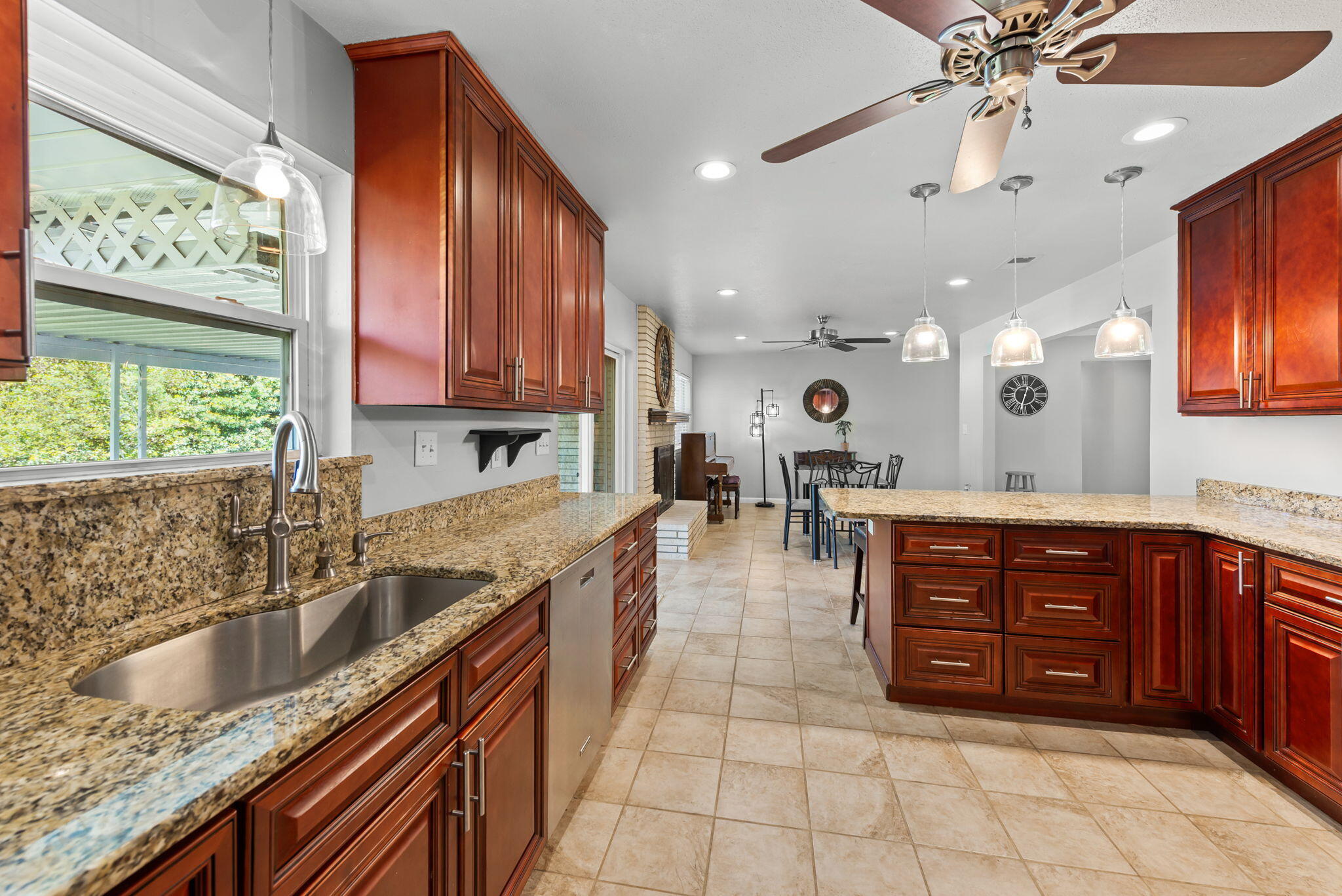 COUNTRY CLUB ESTATES 1ST ADDN - Residential