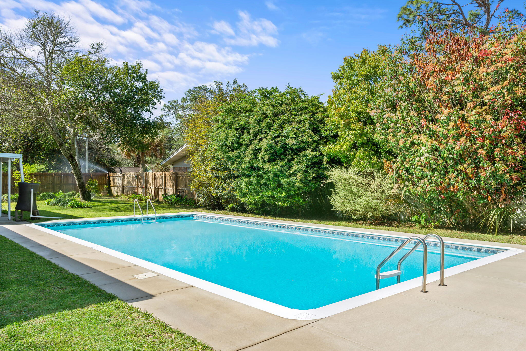 COUNTRY CLUB ESTATES 1ST ADDN - Residential