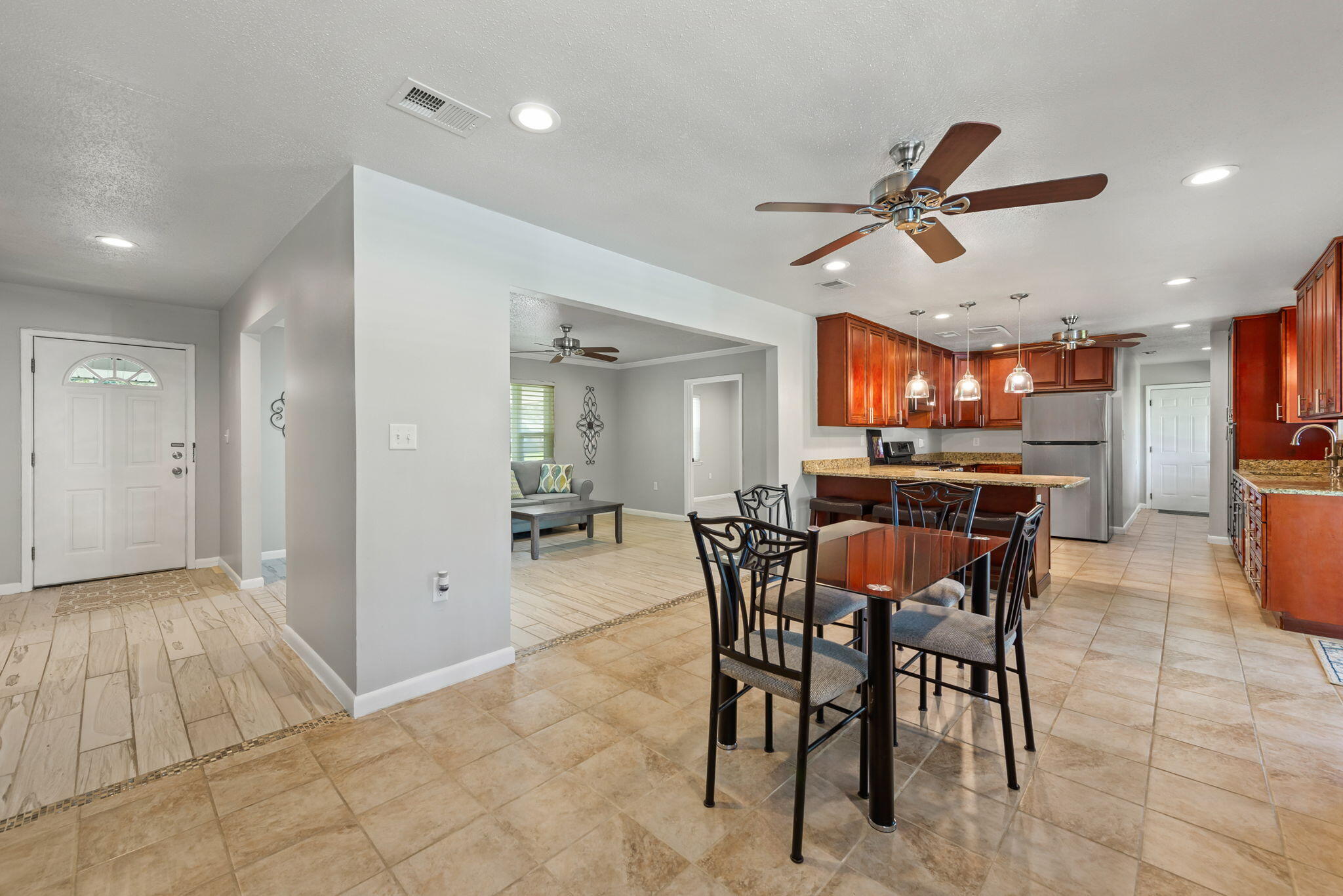 COUNTRY CLUB ESTATES 1ST ADDN - Residential