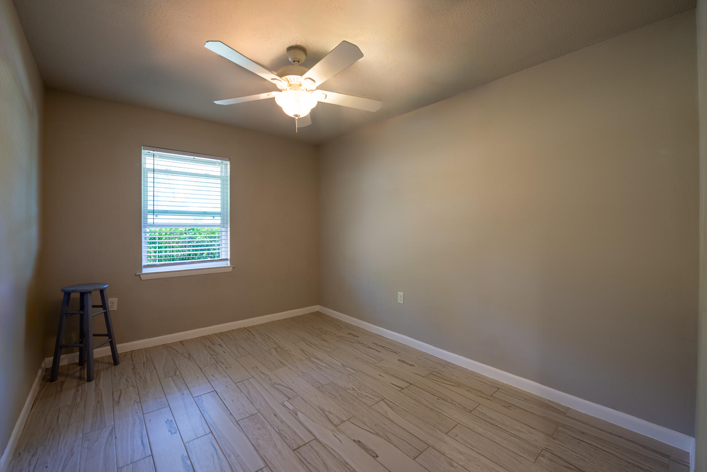 COUNTRY CLUB ESTATES 1ST ADDN - Residential