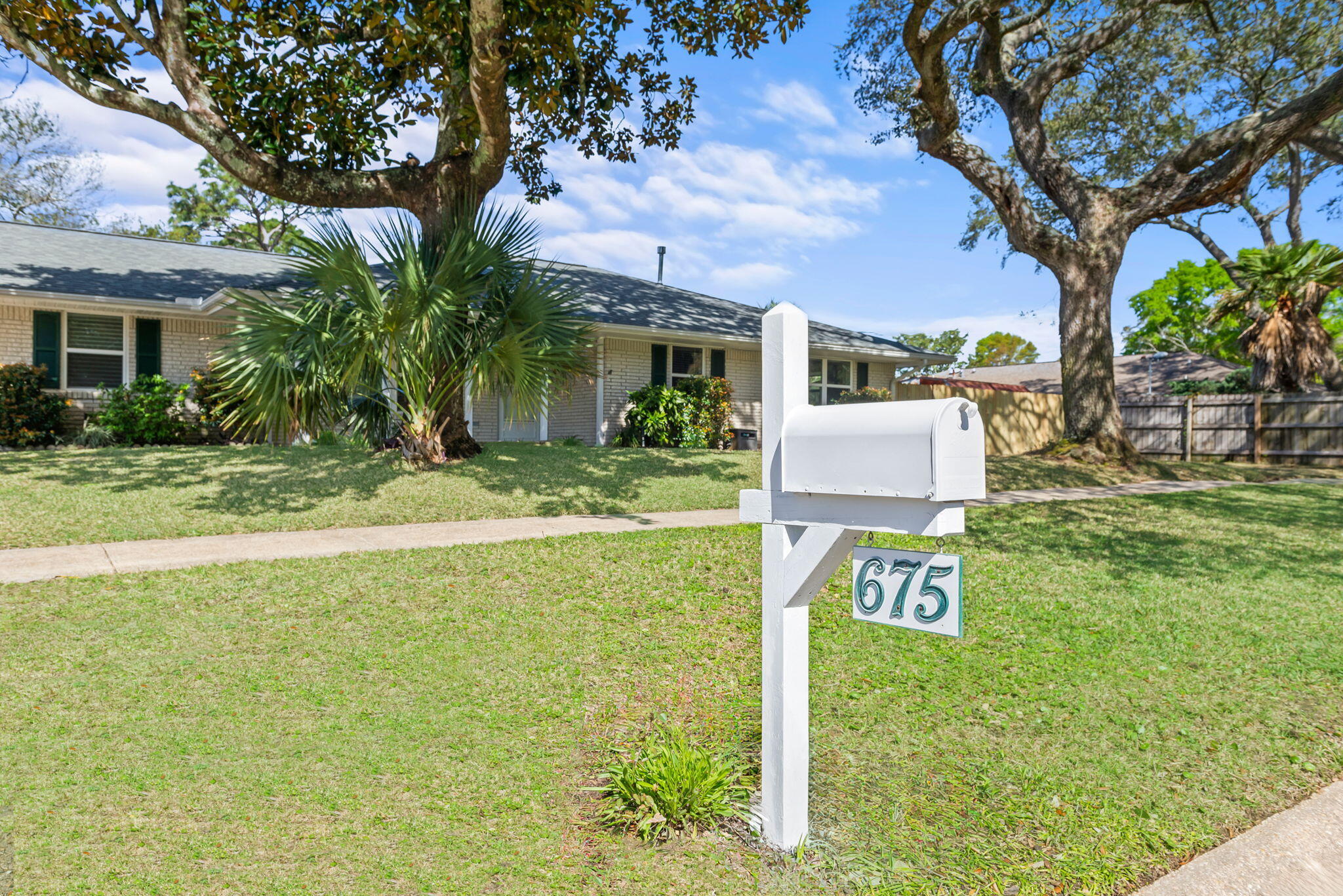 COUNTRY CLUB ESTATES 1ST ADDN - Residential