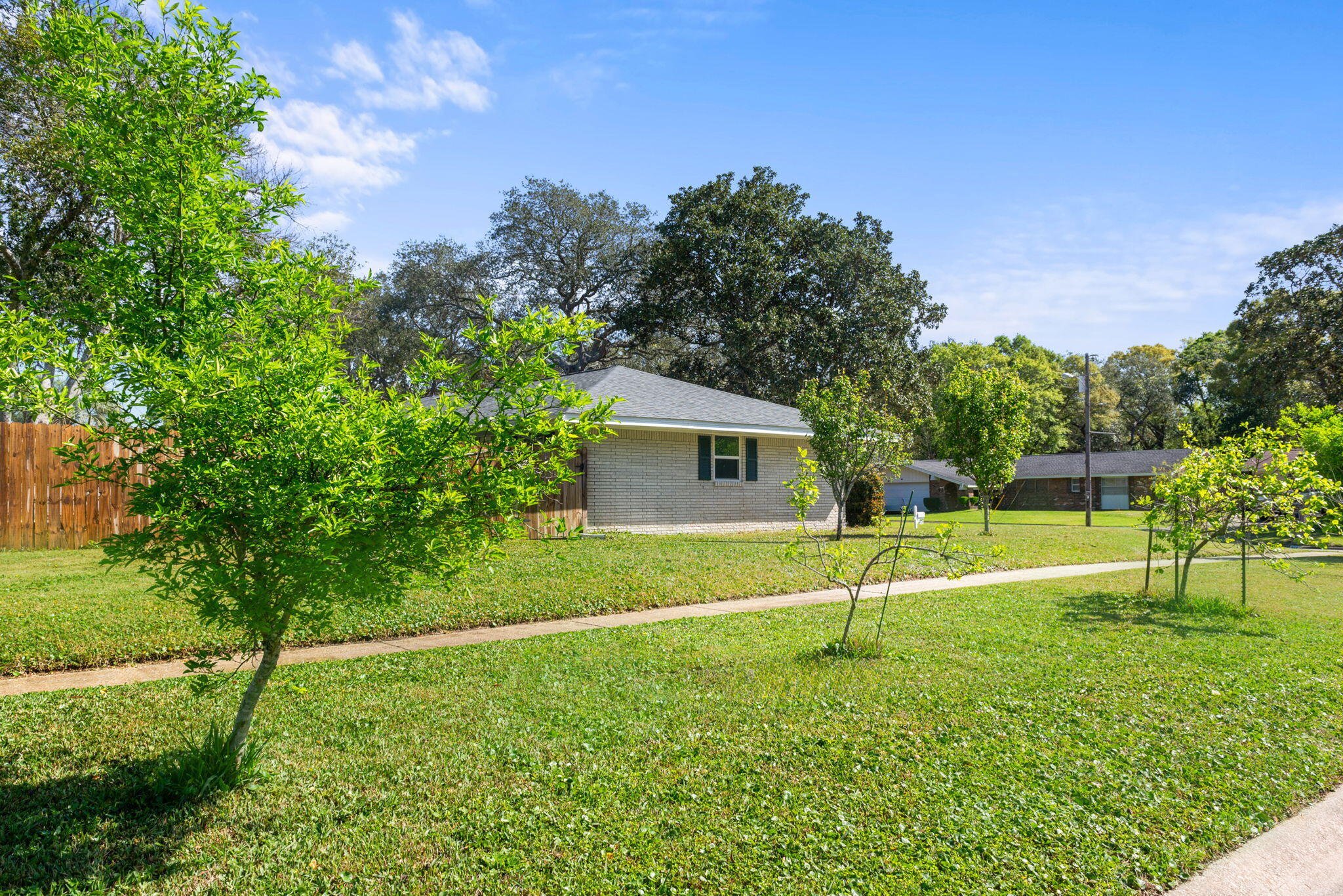 COUNTRY CLUB ESTATES 1ST ADDN - Residential