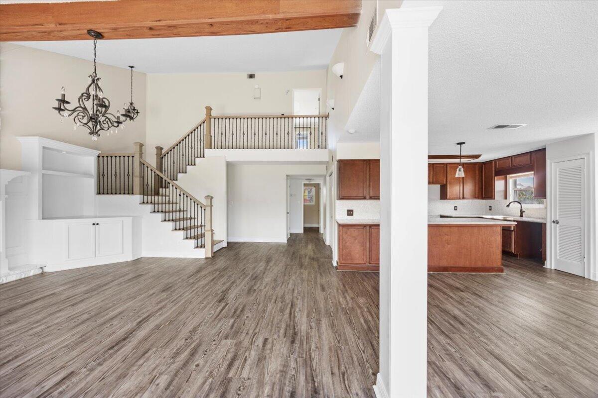 8147 White Sands Boulevard