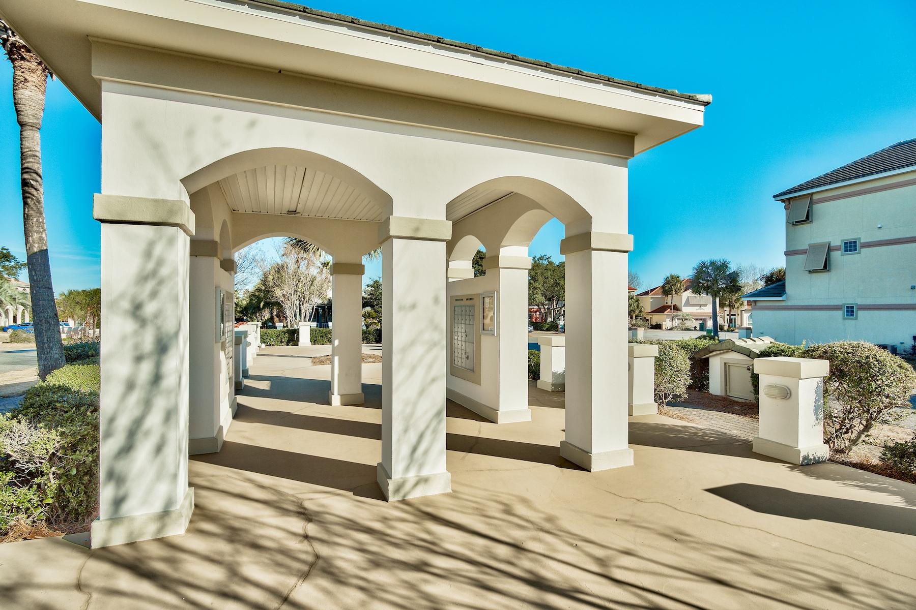 TERRA COTTA TERRACE - Land