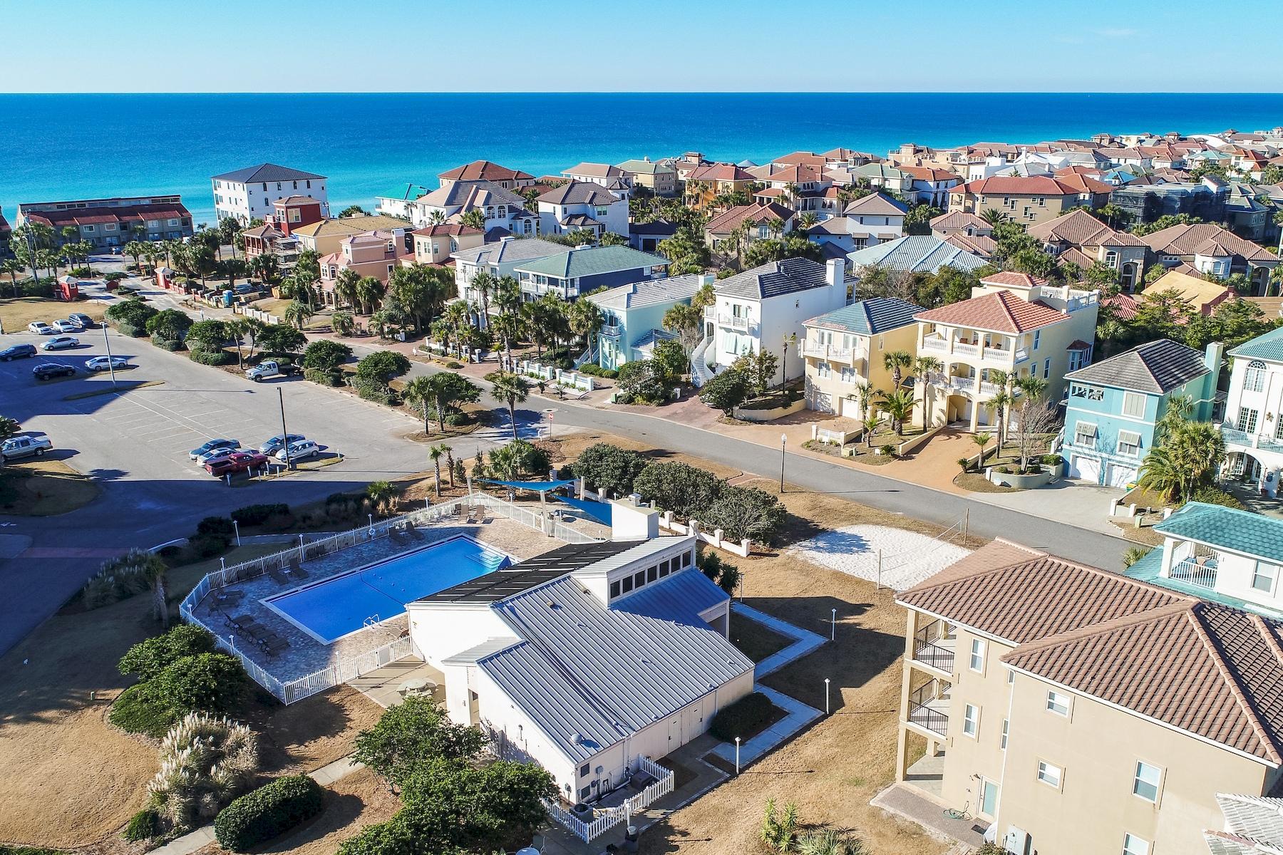 TERRA COTTA TERRACE - Land