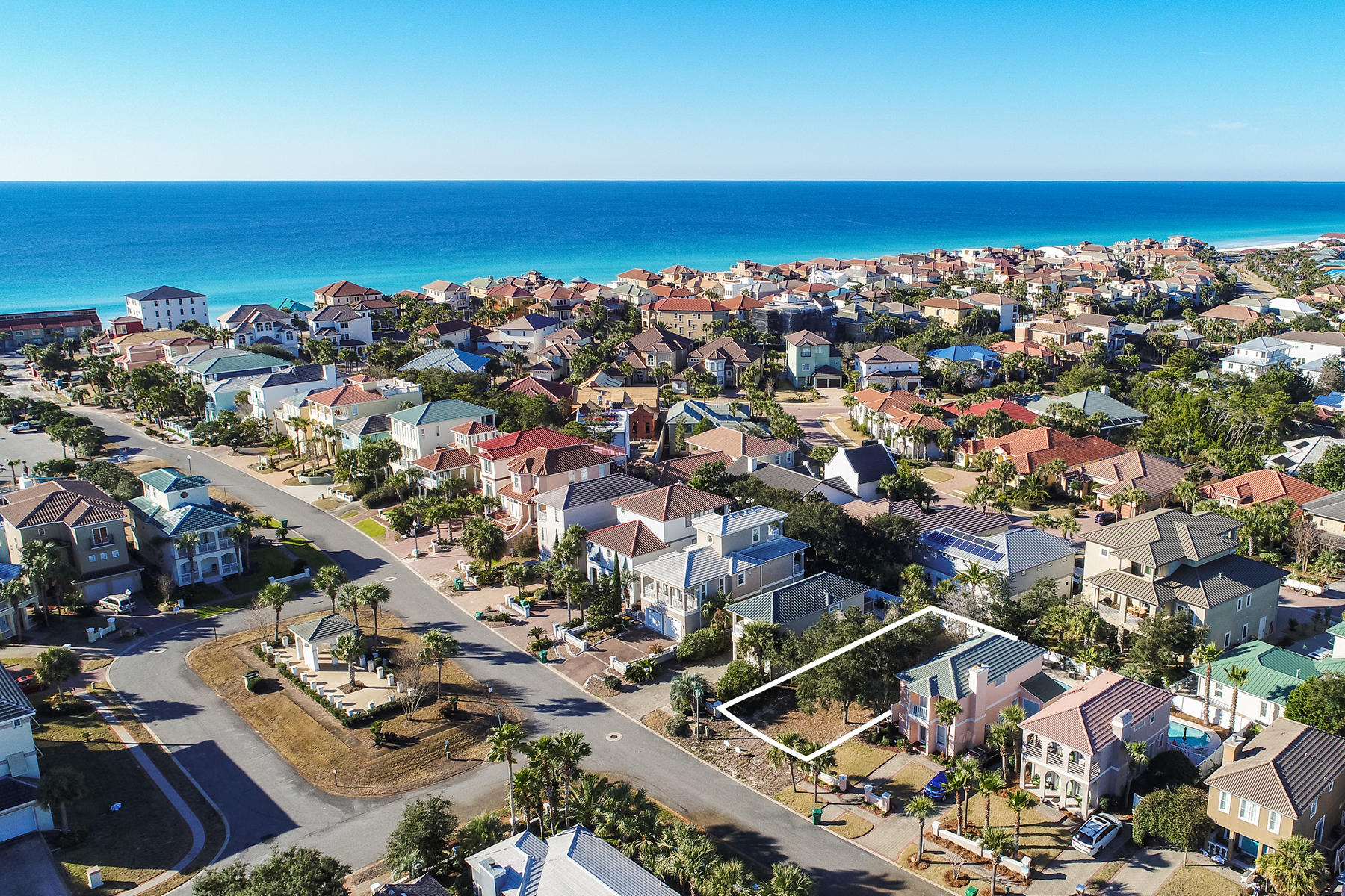 TERRA COTTA TERRACE - Land