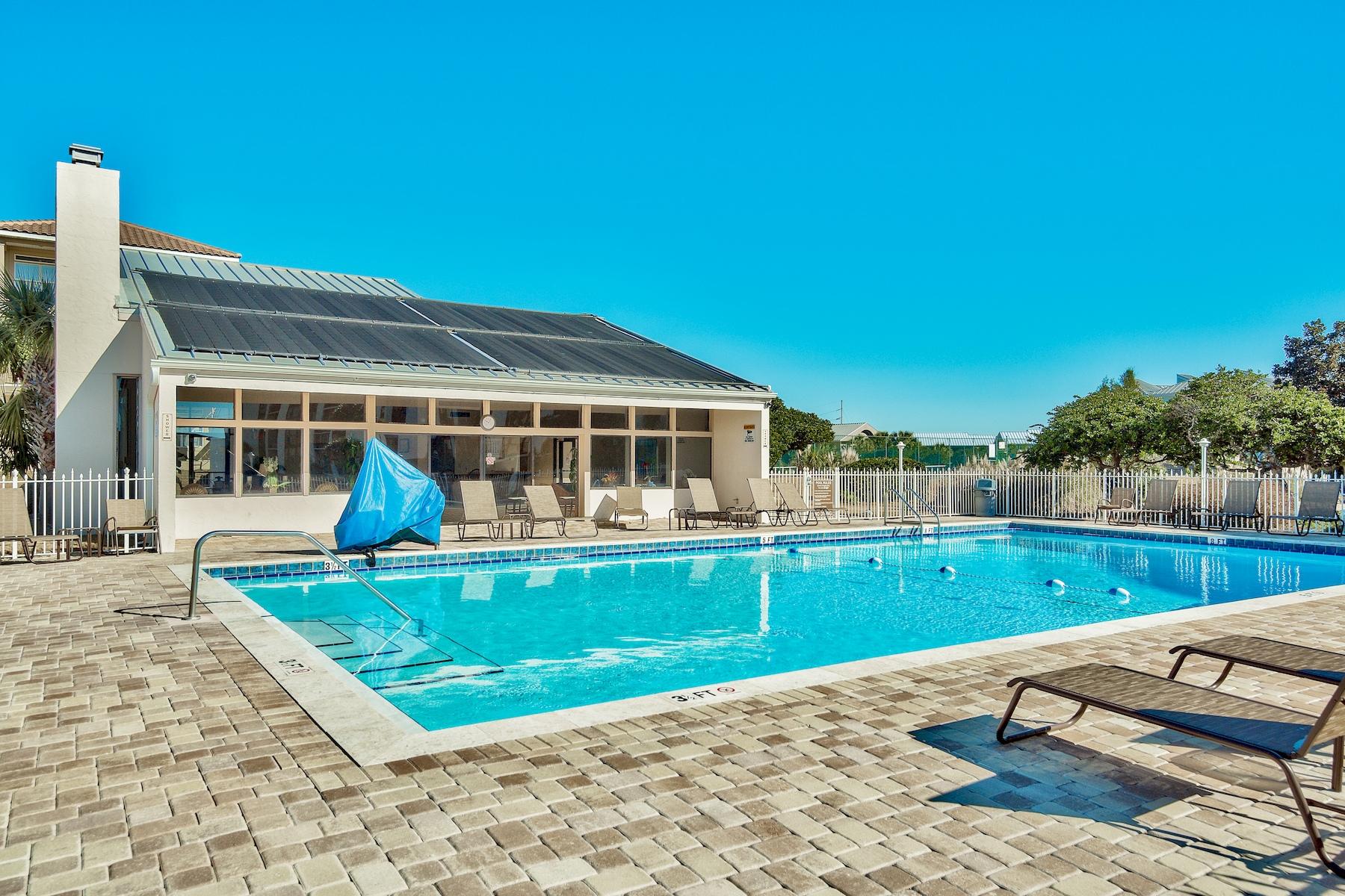 TERRA COTTA TERRACE - Land