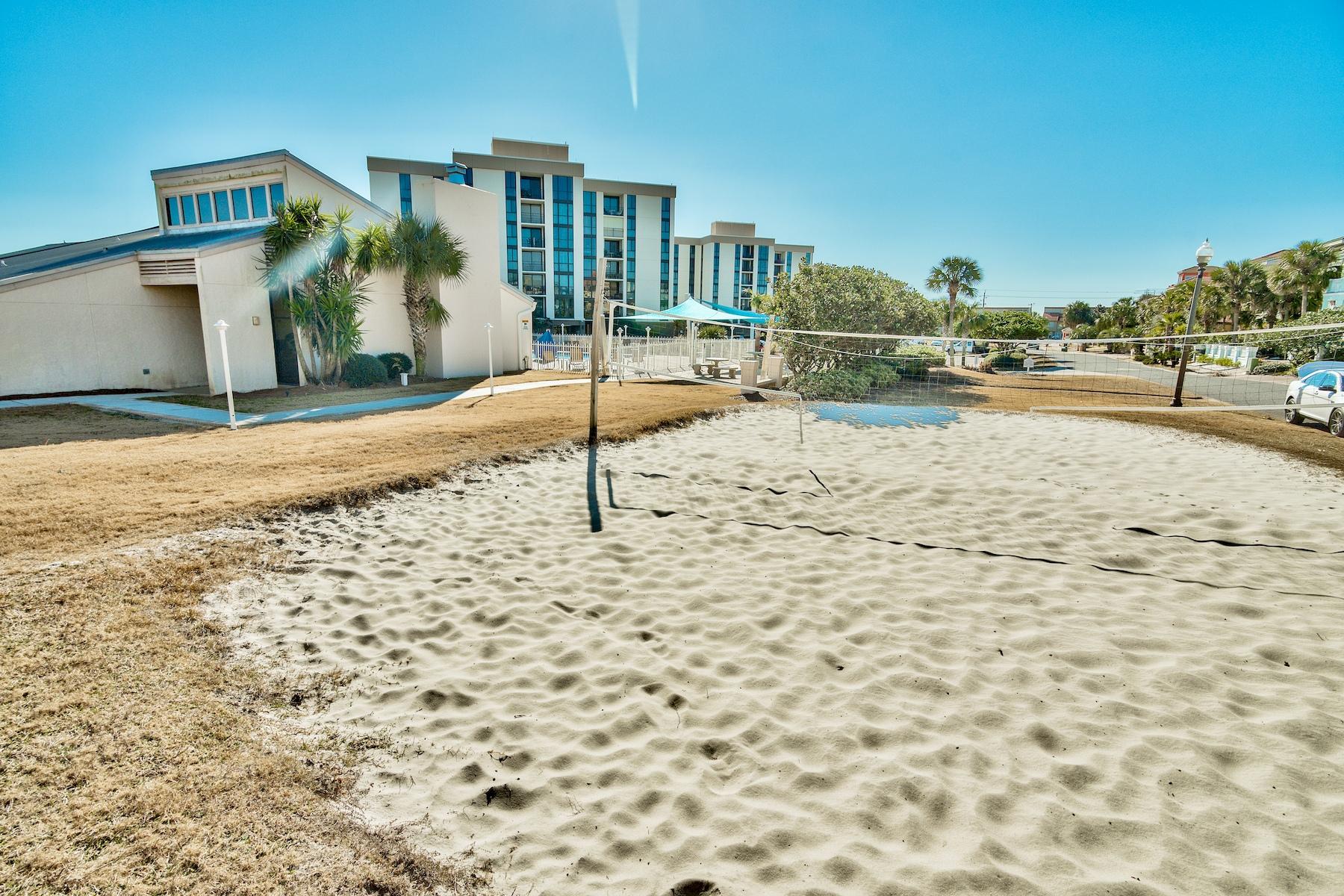 TERRA COTTA TERRACE - Land