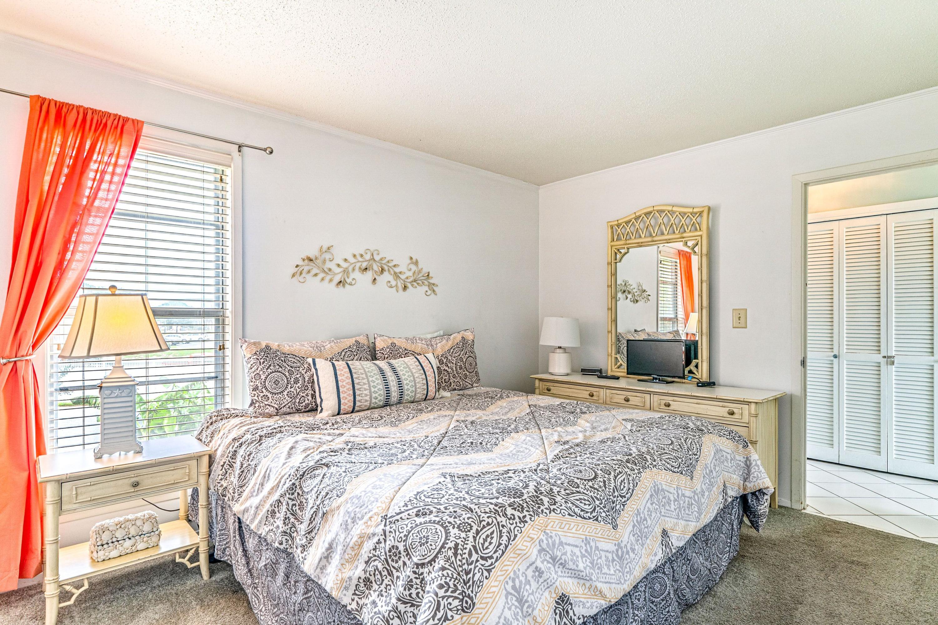 SANDPIPER COVE - Residential