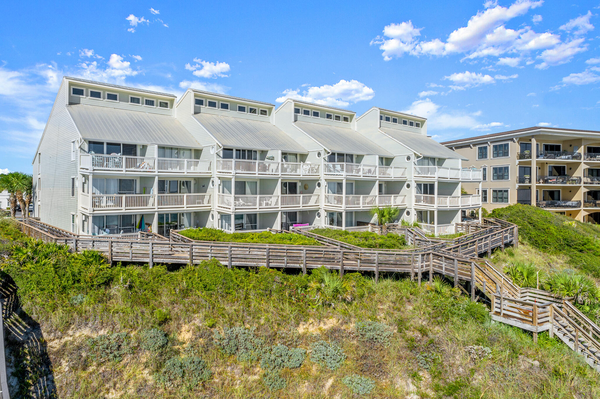 MISTRAL CONDO - Residential