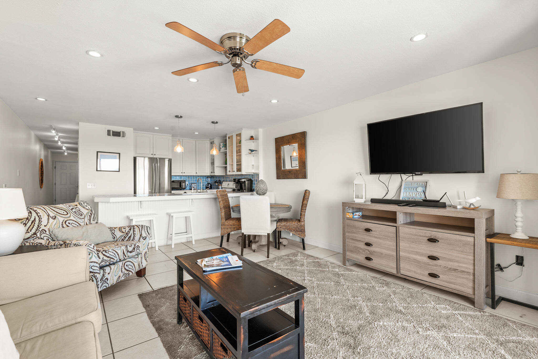 MISTRAL CONDO - Residential