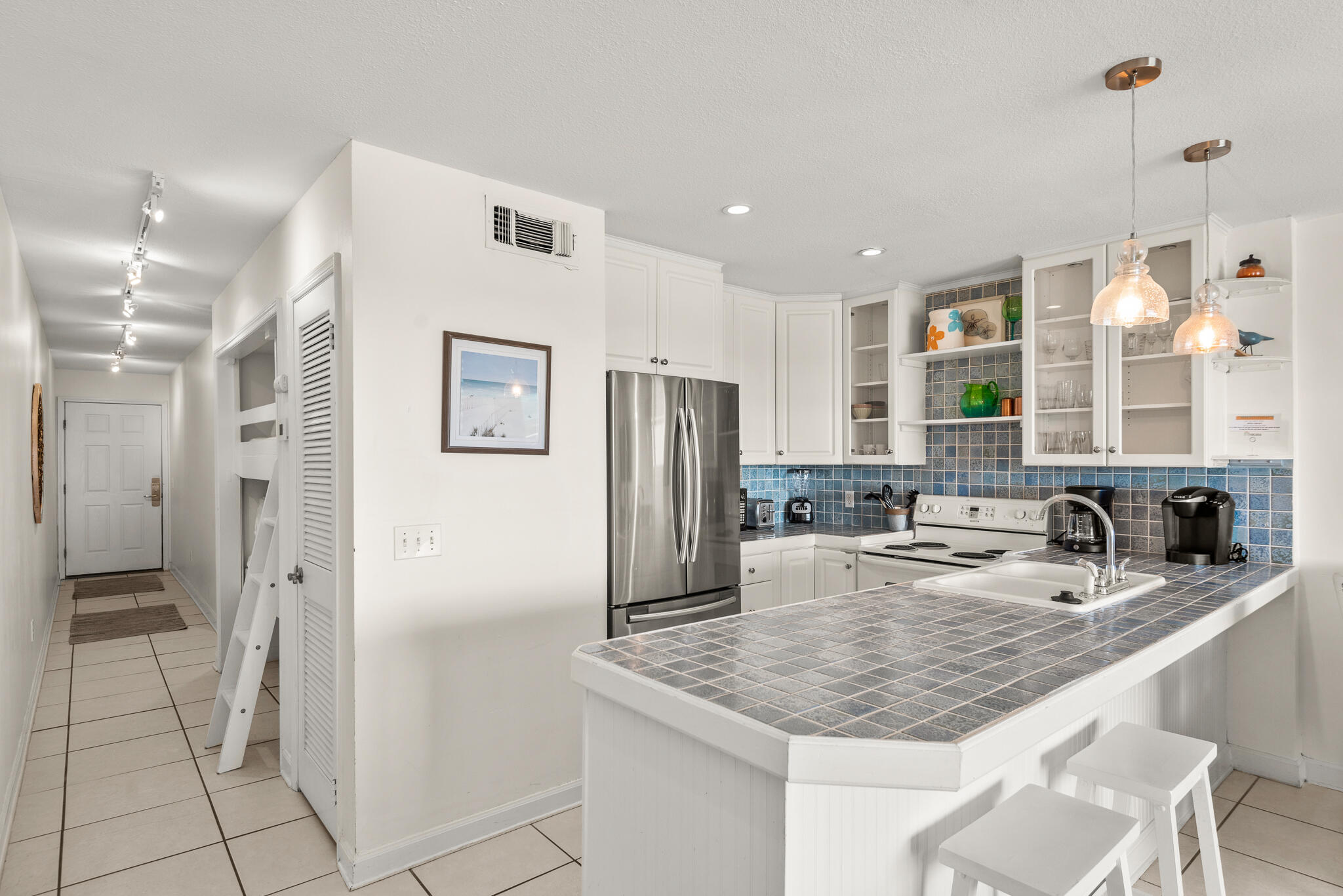 MISTRAL CONDO - Residential